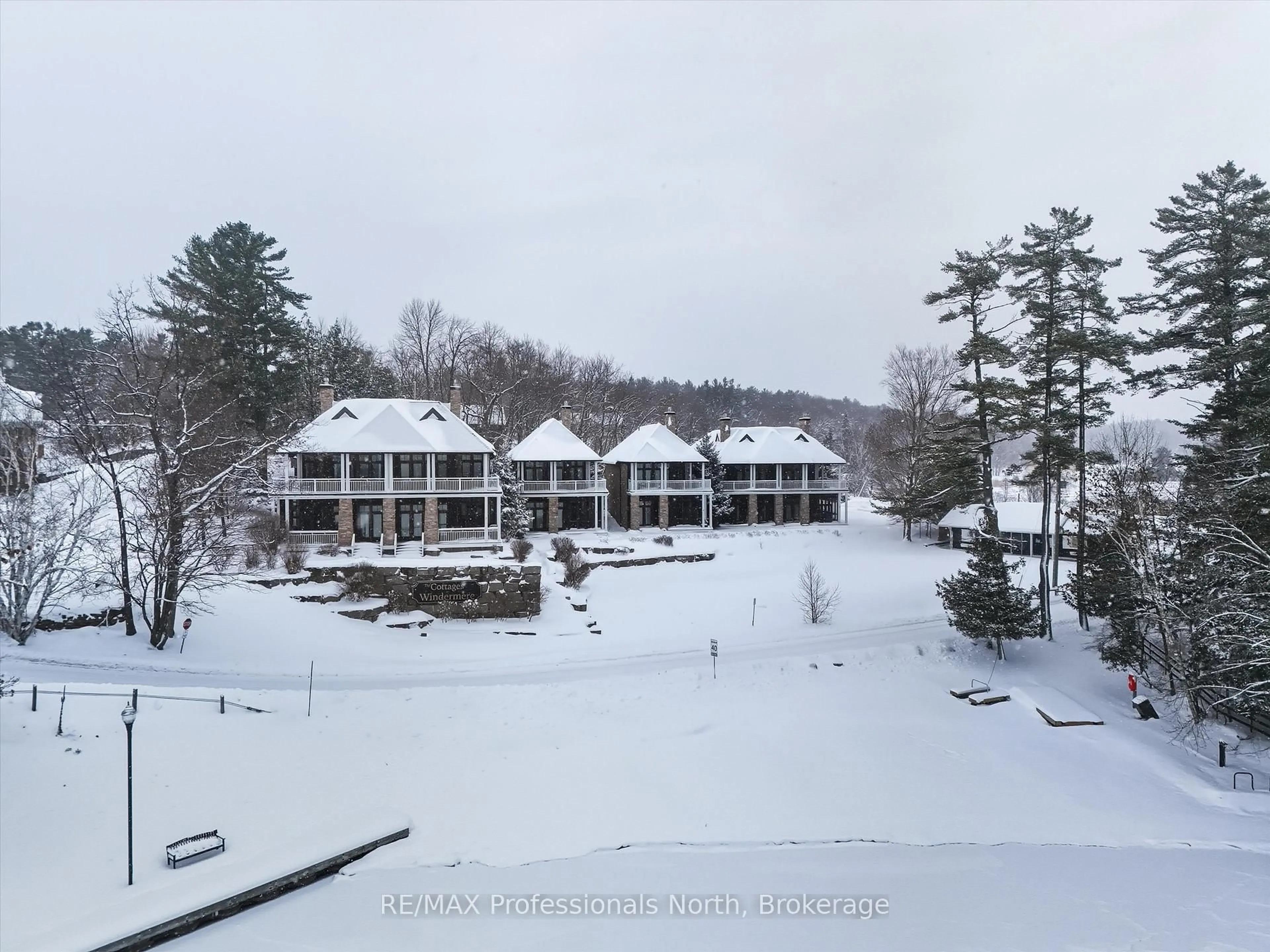 A pic from outside/outdoor area/front of a property/back of a property/a pic from drone, unknown for 1003 Matthews Dr #C6 5B, Muskoka Lakes Ontario P0B 1P0