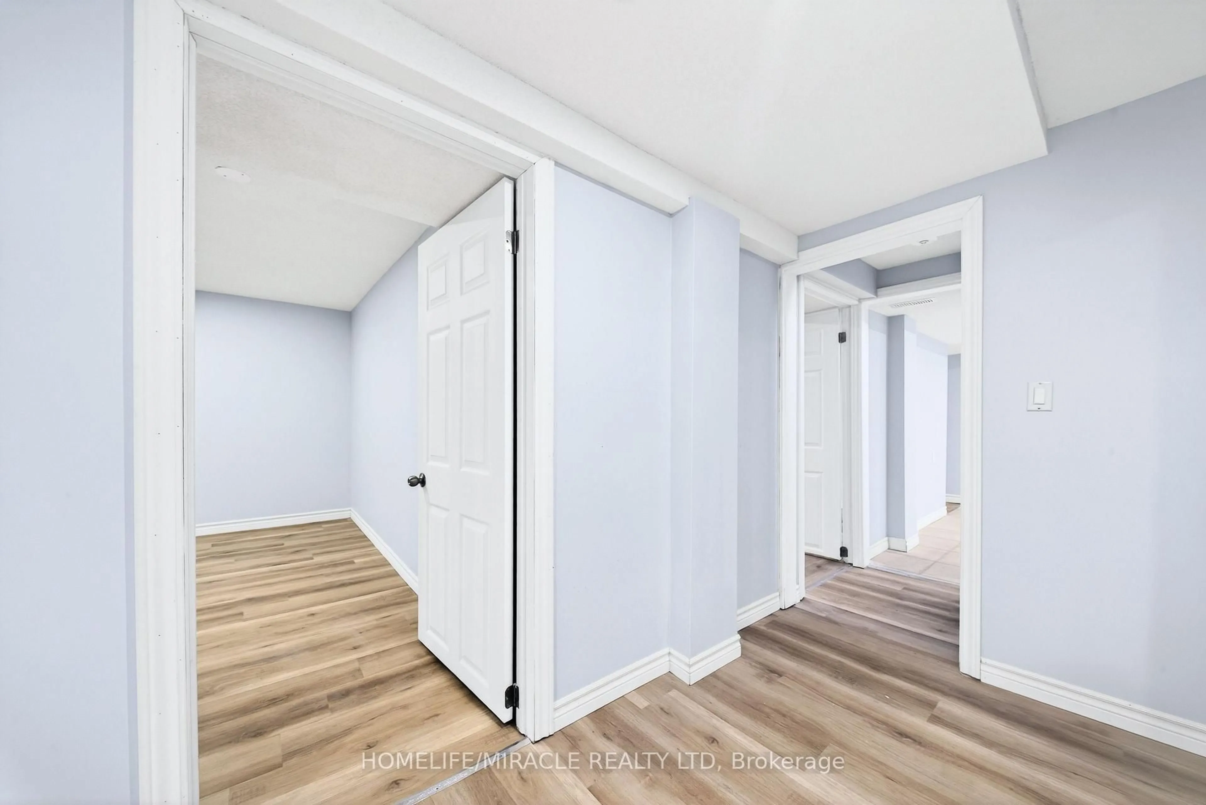 Unknown for 100 West 3rd St, Hamilton Ontario L9C 3K5