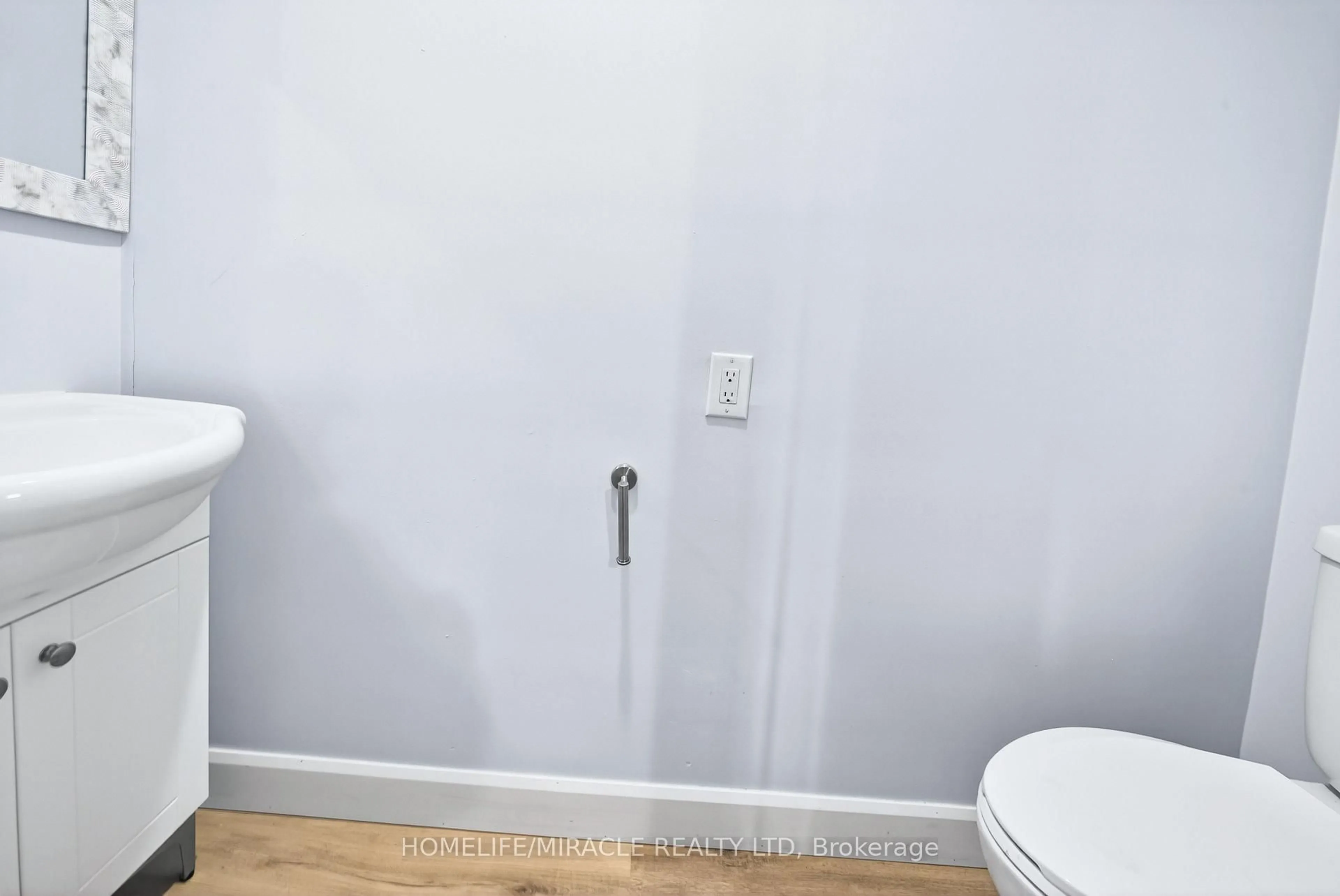 A pic of a room for 100 West 3rd St, Hamilton Ontario L9C 3K5