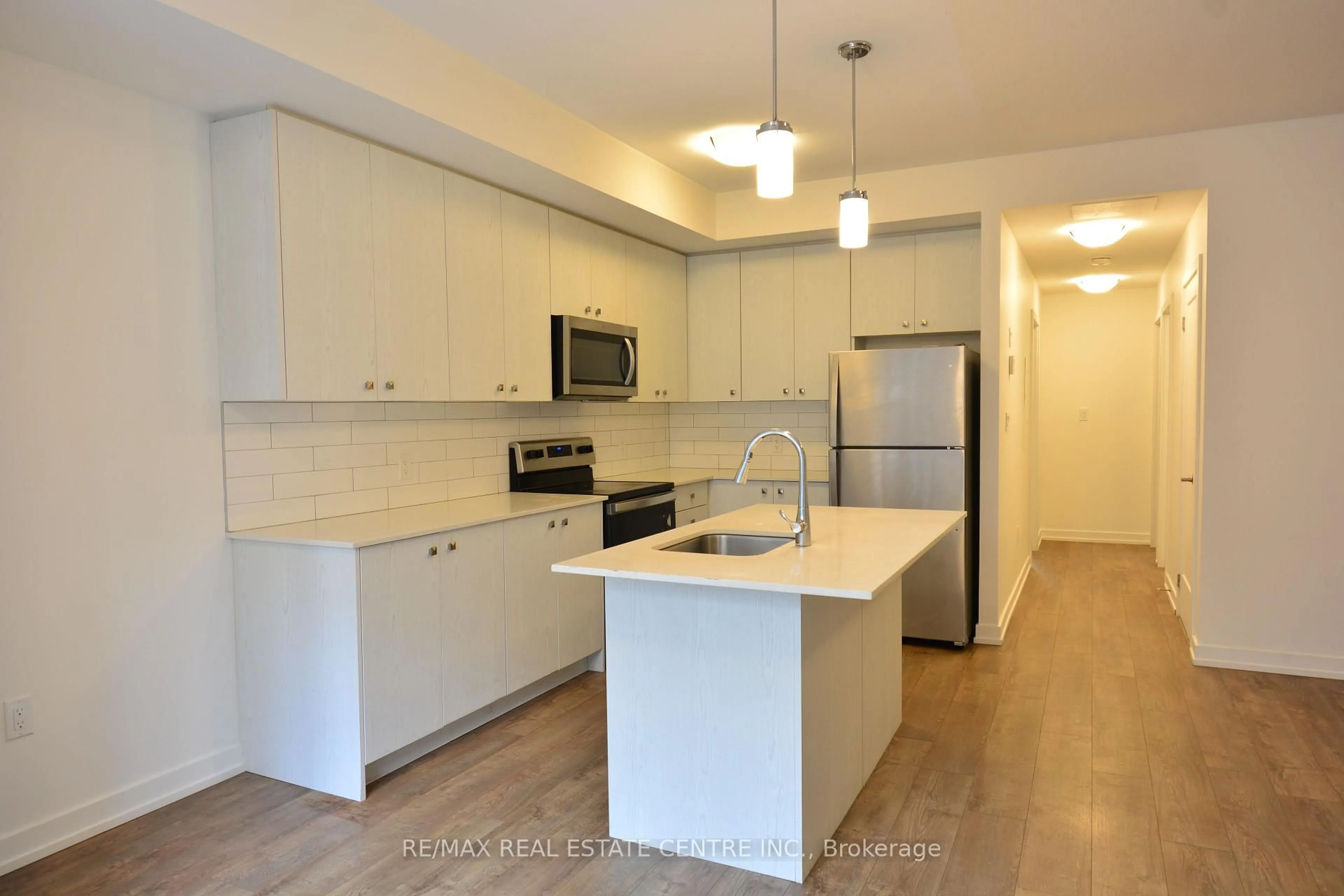 Unknown for 10 Palace St #D1, Kitchener Ontario N2E 0J3