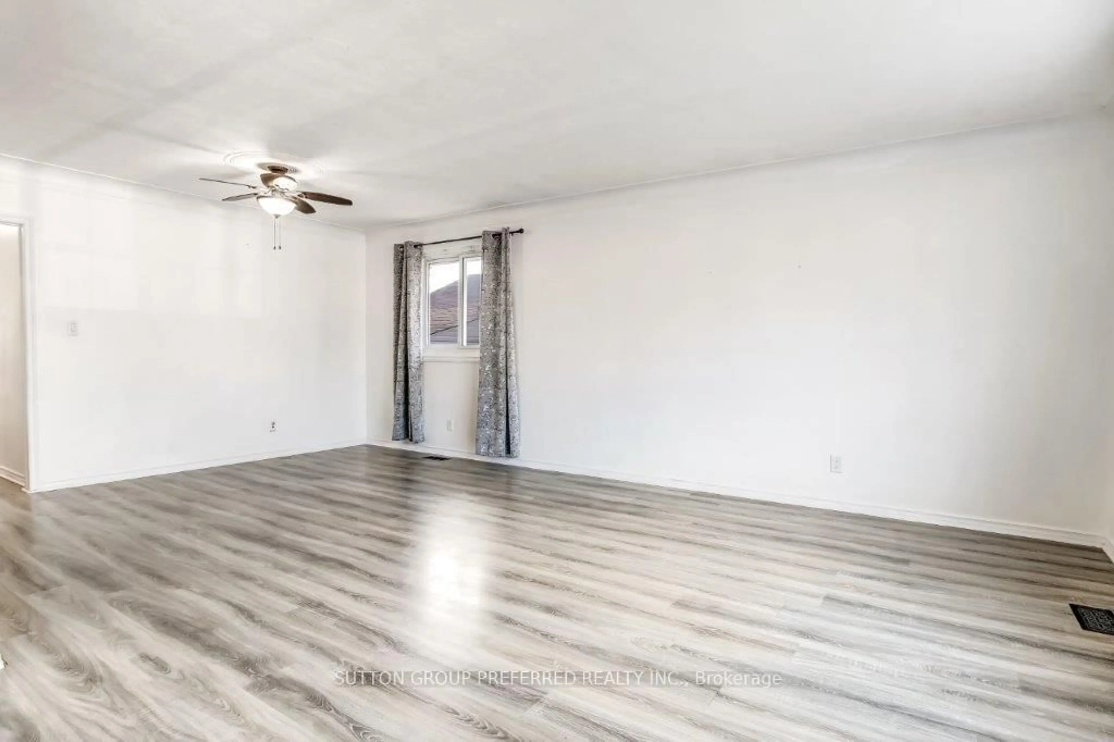 A pic of a room for 195 Myrtle St, St. Thomas Ontario N5R 2G8