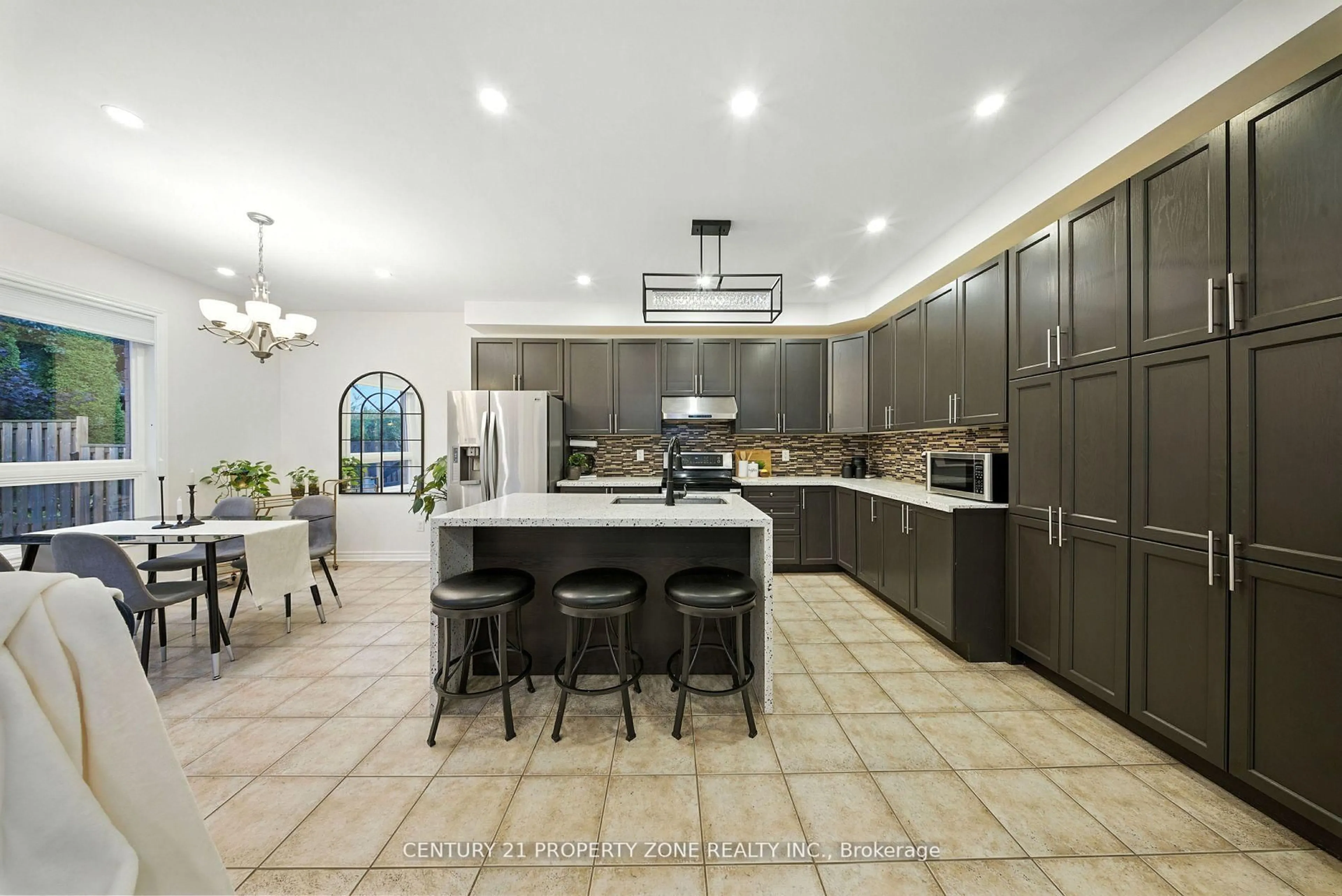 Open concept kitchen, ceramic/tile floor for 652 Tully Cres, Peterborough Ontario K9K 0A9