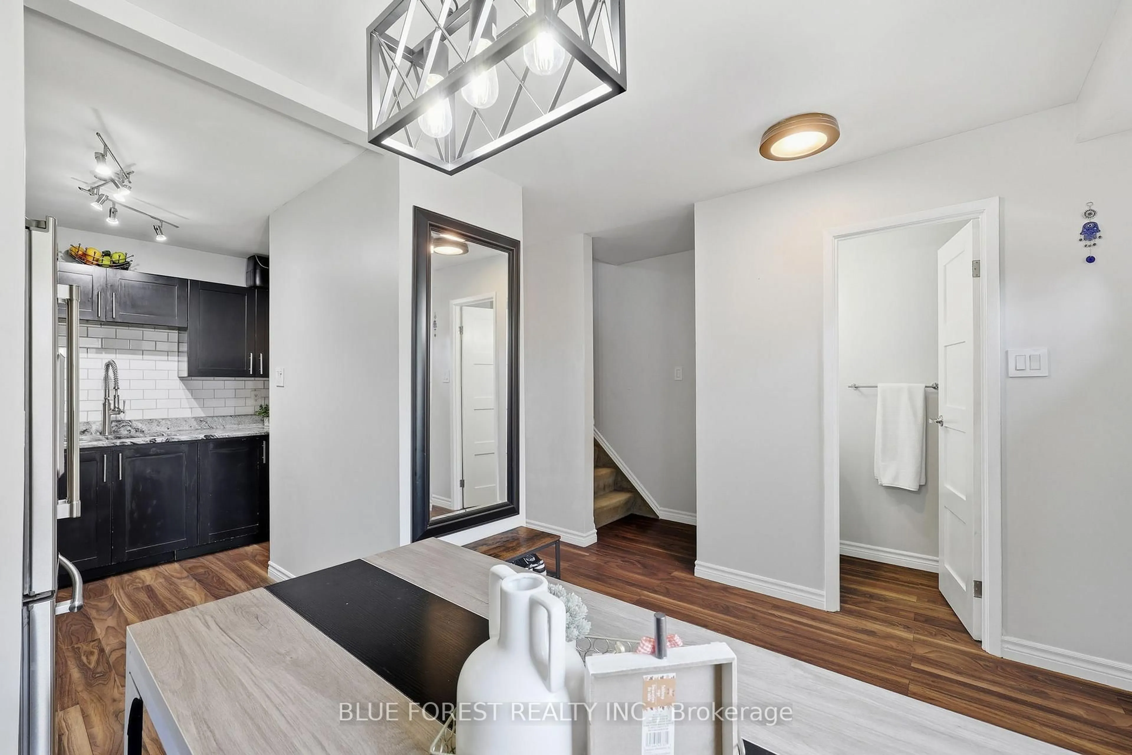 Unknown for 821 Southdale Rd #16, London South Ontario N6E 1V7