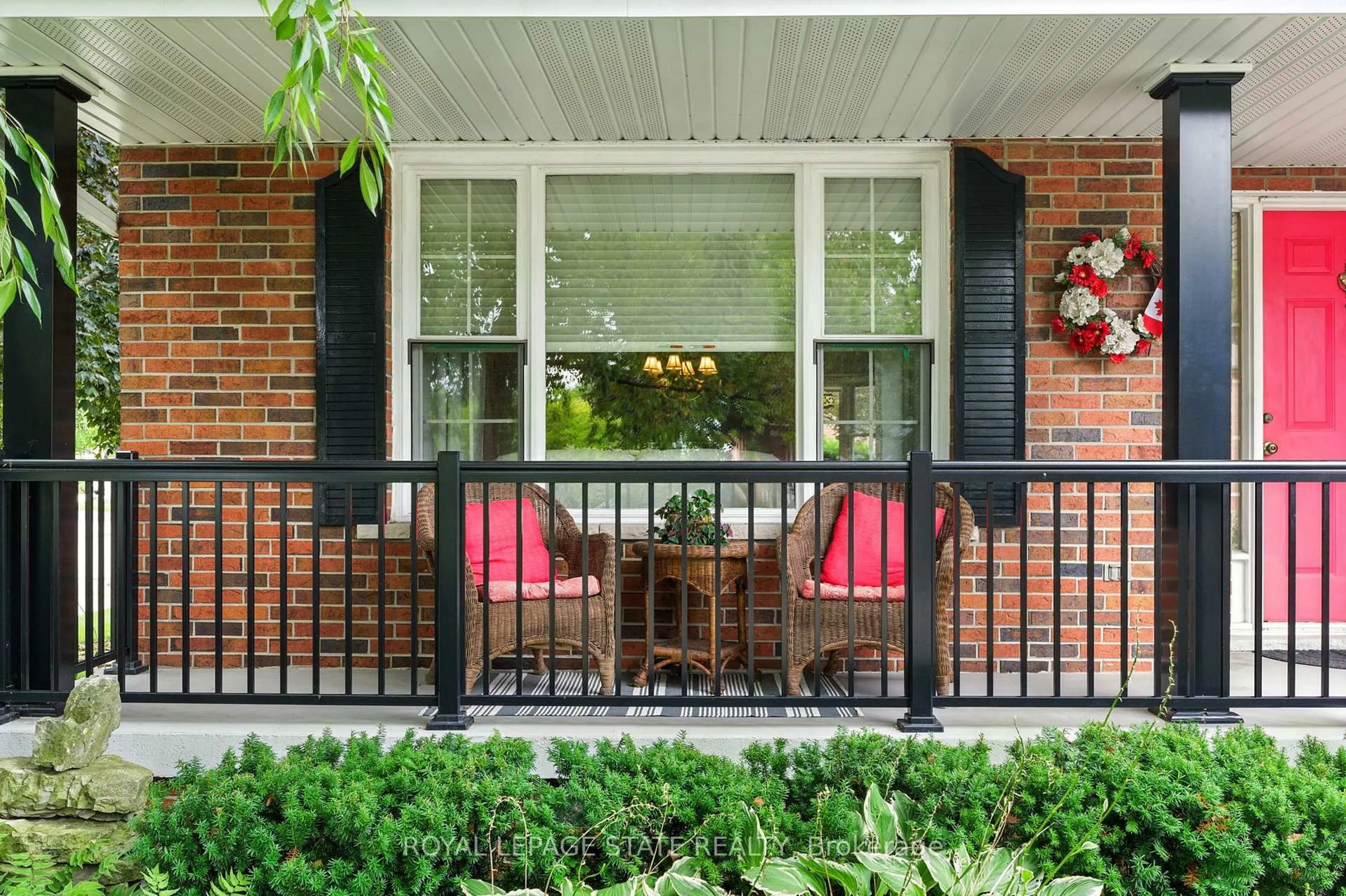 Patio, street for 3 Atkins Dr, Hamilton Ontario L9C 6T6