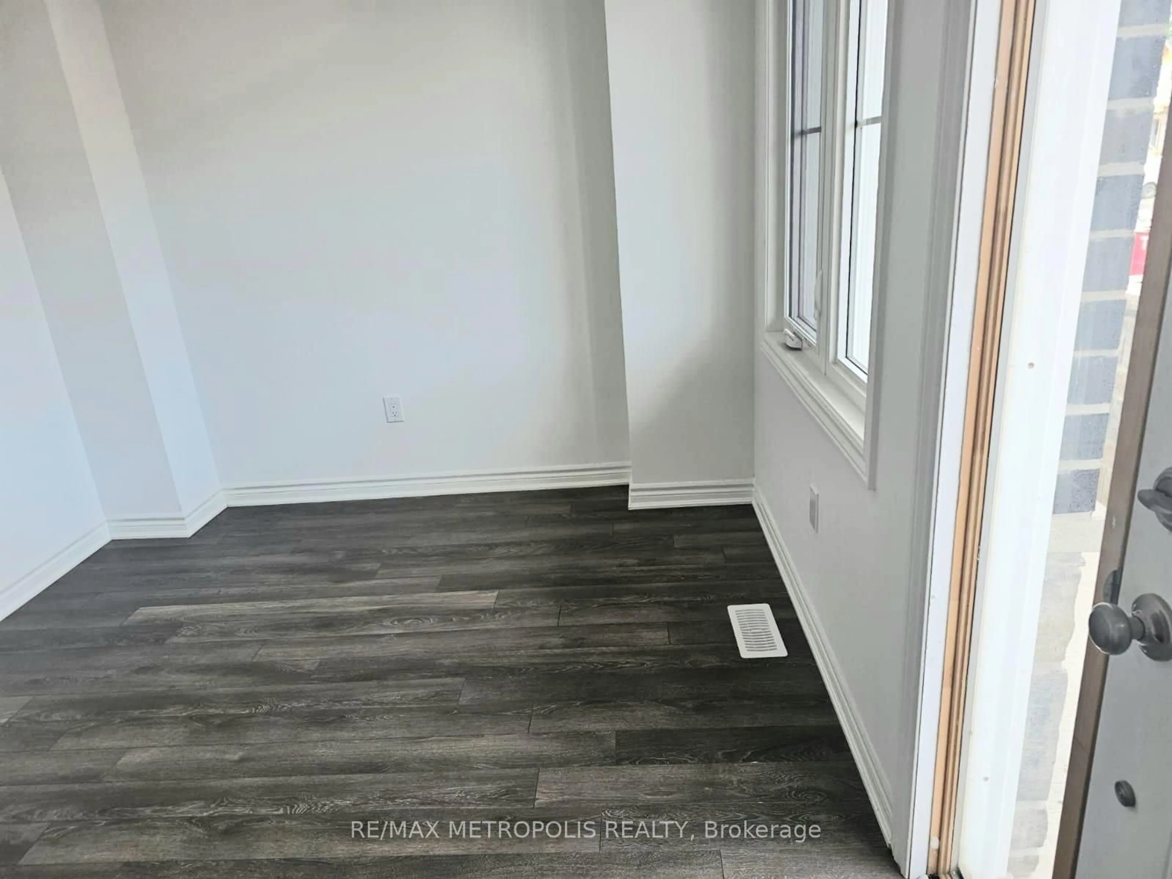 Unknown for 18 Bradden Cres, Belleville Ontario K8N 0T8