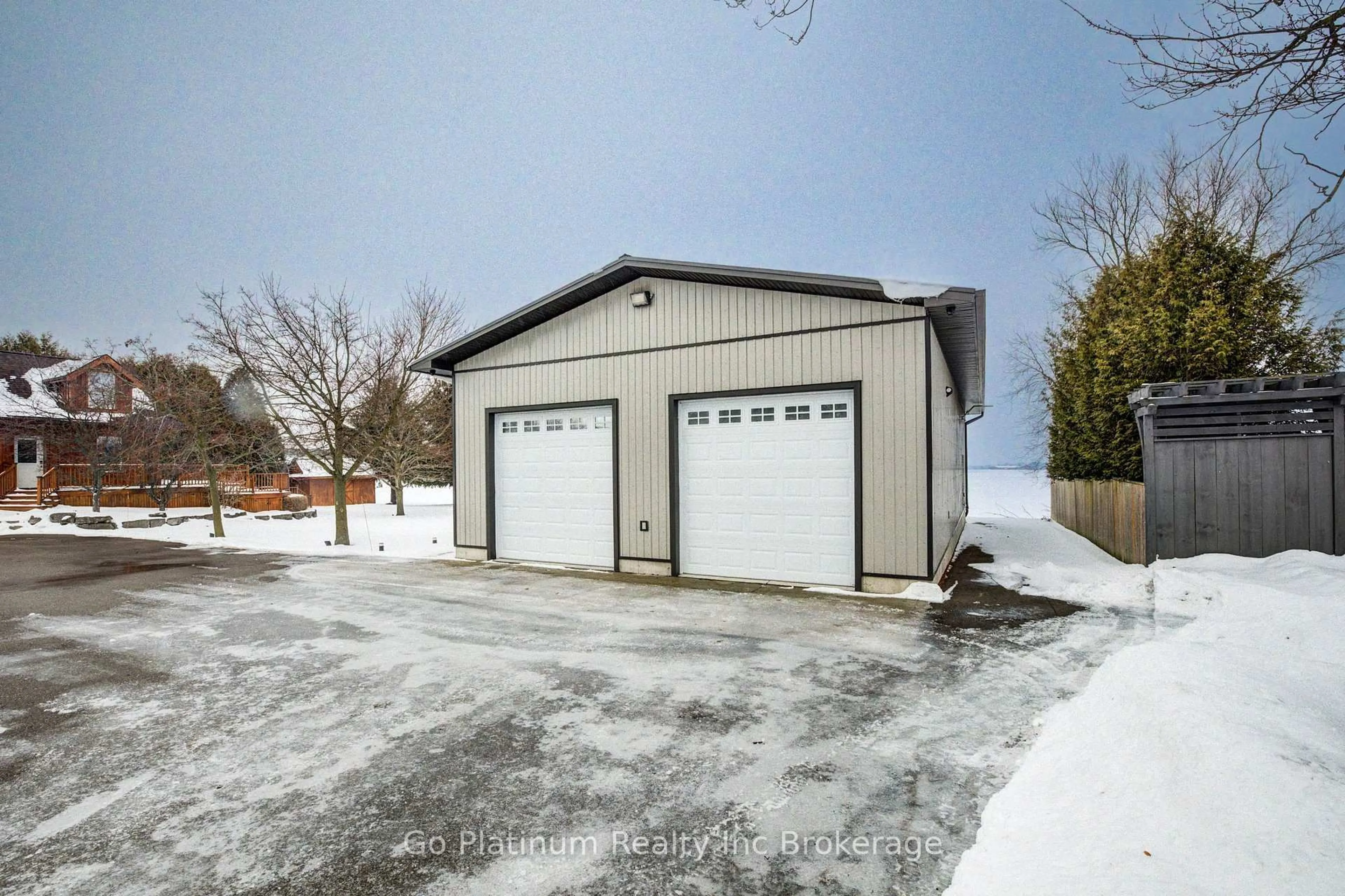 Indoor garage for 325602 Norwich Rd, Norwich Ontario N0J 1P0