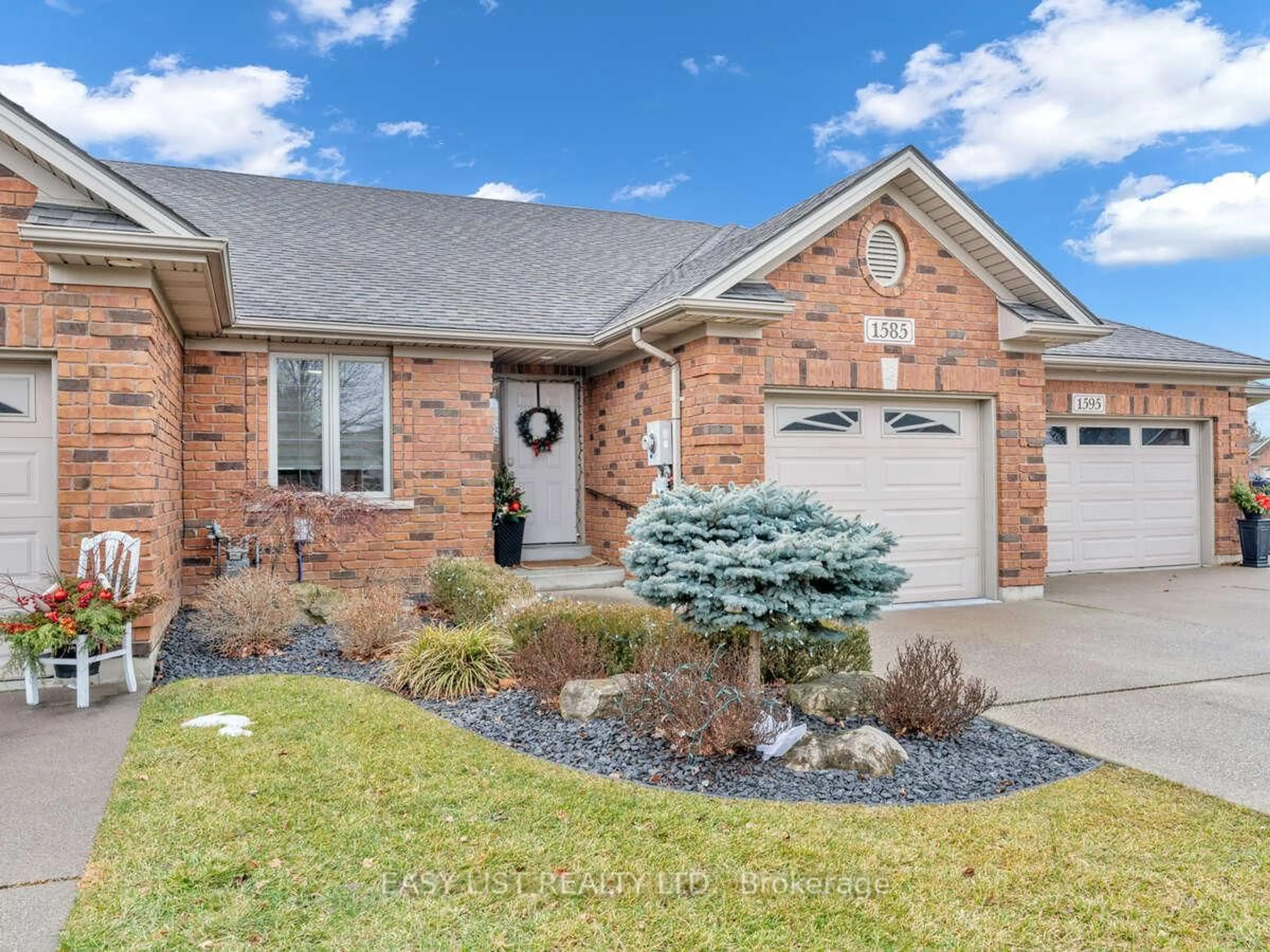 Home with brick exterior material, street for 1585 Skinner St, LaSalle Ontario N9H 0A5