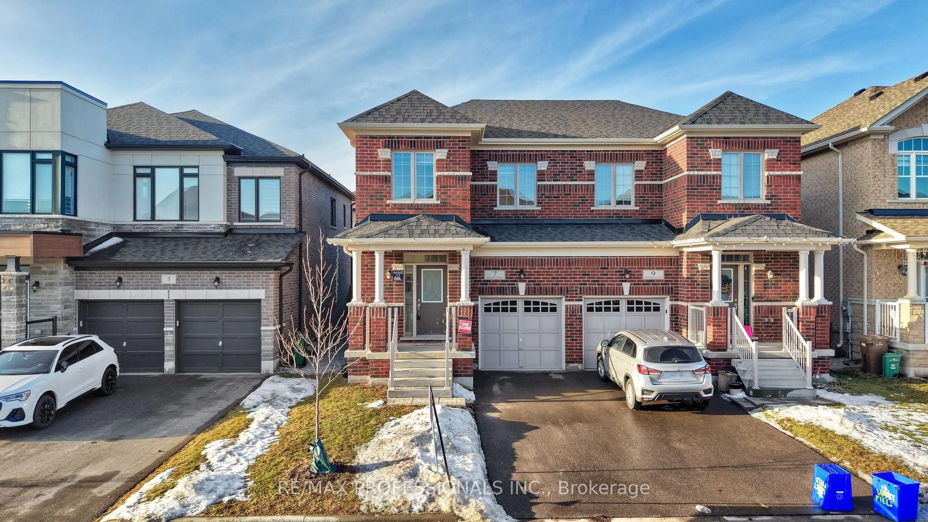 Home with brick exterior material, street for 7 Westfield Cres, Hamilton Ontario L8B 1Y1