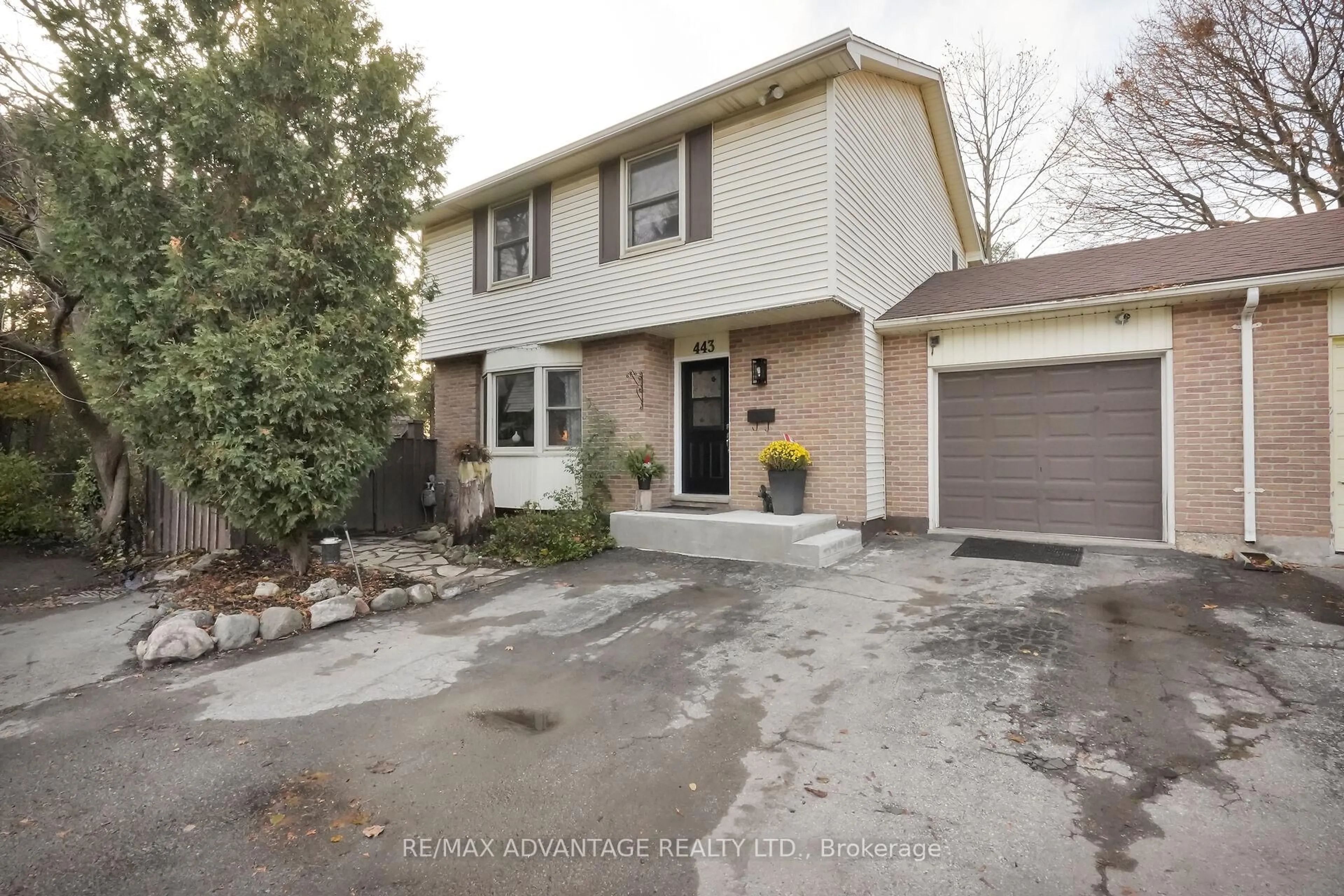 Unknown for 443 Sandringham Cres, London South Ontario N6C 5B3