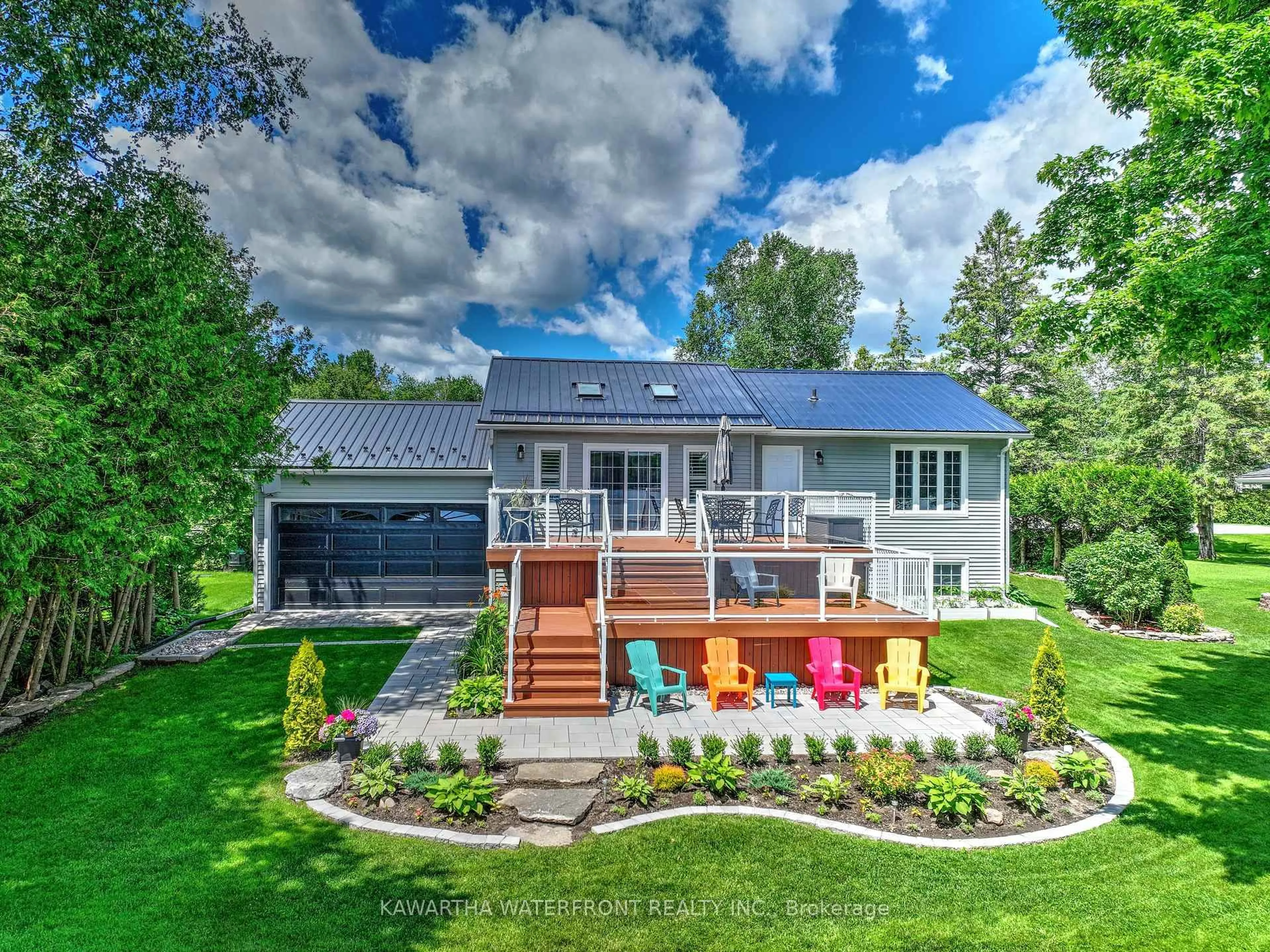 Home with vinyl exterior material, unknown for 26 Greenwood Cres, Kawartha Lakes Ontario K0M 1T0