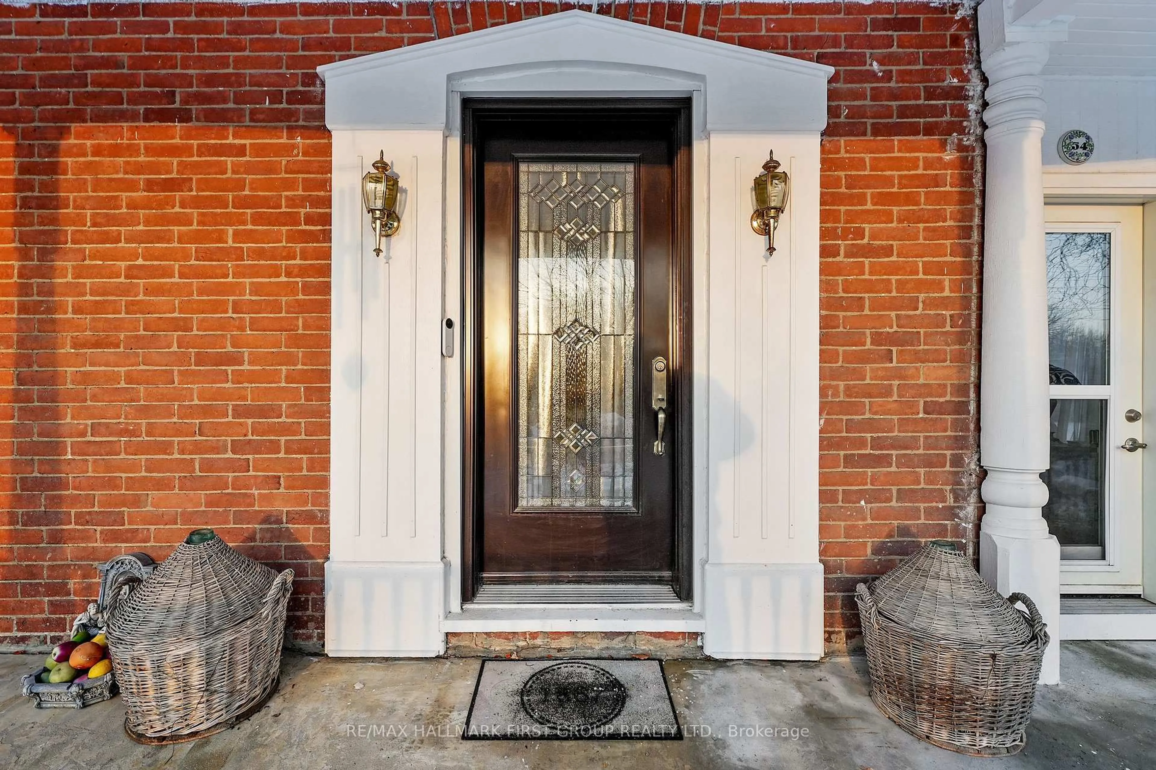 Indoor entryway for 54 Toronto St, Cramahe Ontario K0K 1S0