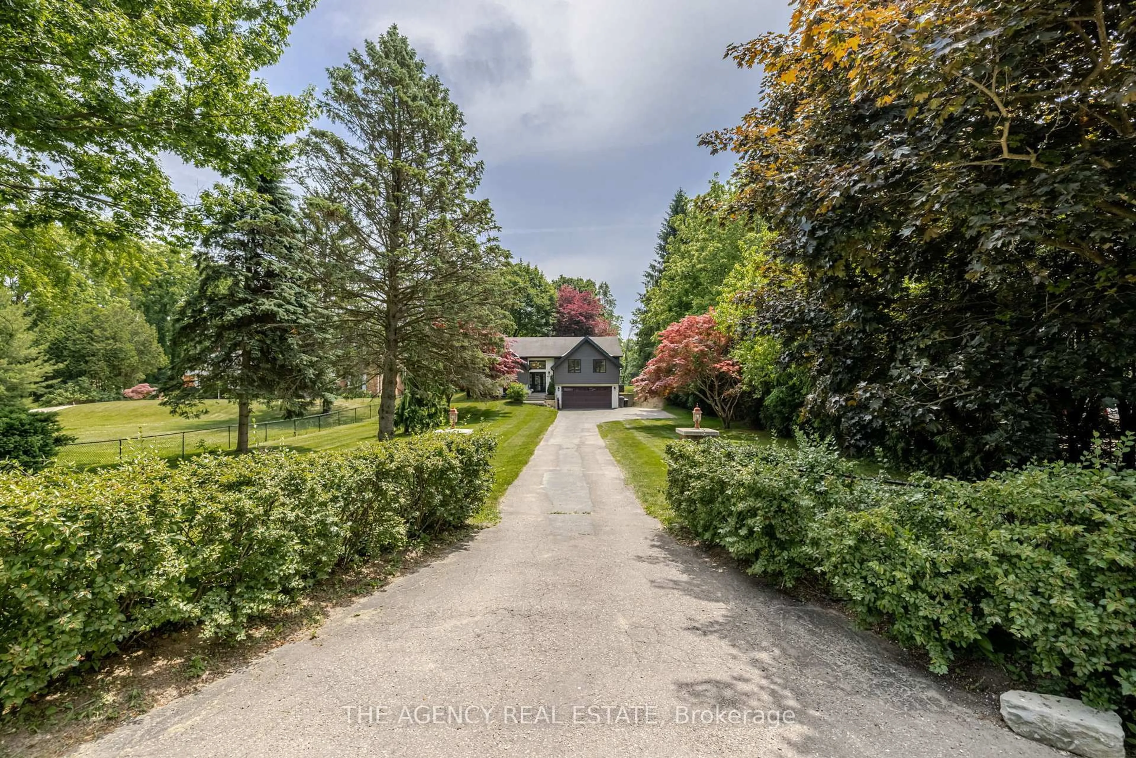 A pic from outside/outdoor area/front of a property/back of a property/a pic from drone, street for 46299 North St, Central Elgin Ontario N5P 3S8