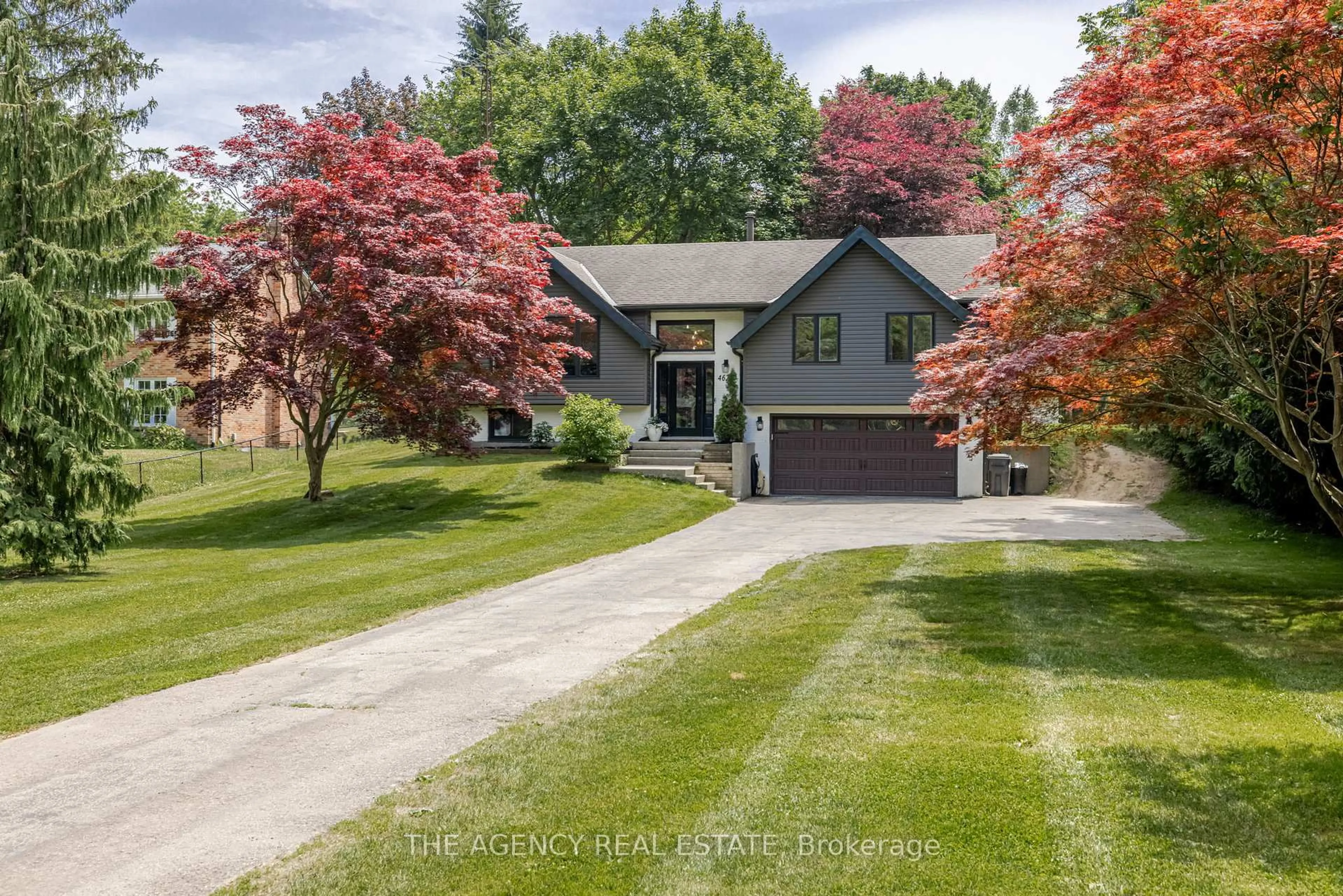 A pic from outside/outdoor area/front of a property/back of a property/a pic from drone, street for 46299 North St, Central Elgin Ontario N5P 3S8