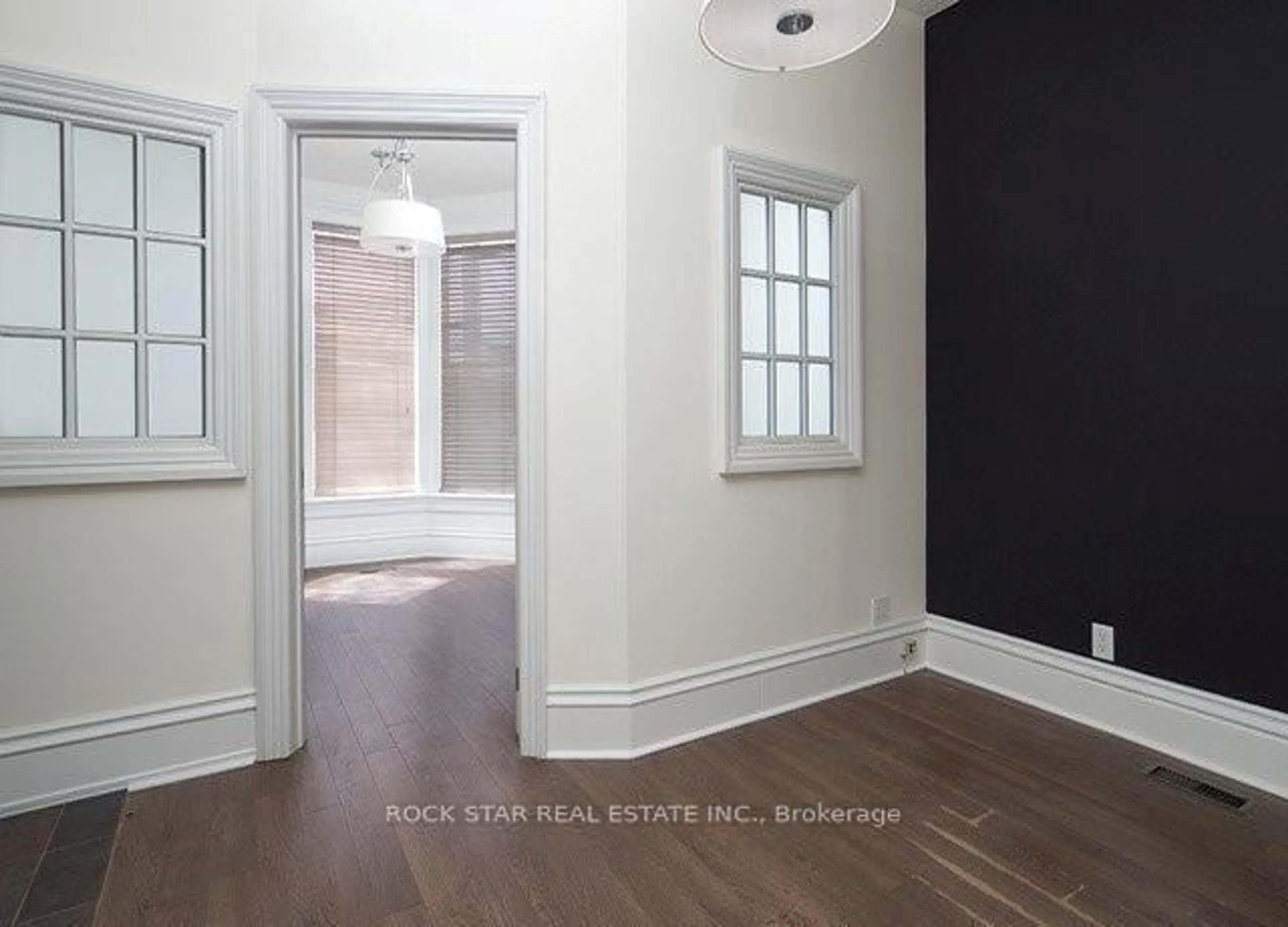 Unknown for 111 Ainslie St, Cambridge Ontario N1R 3P2