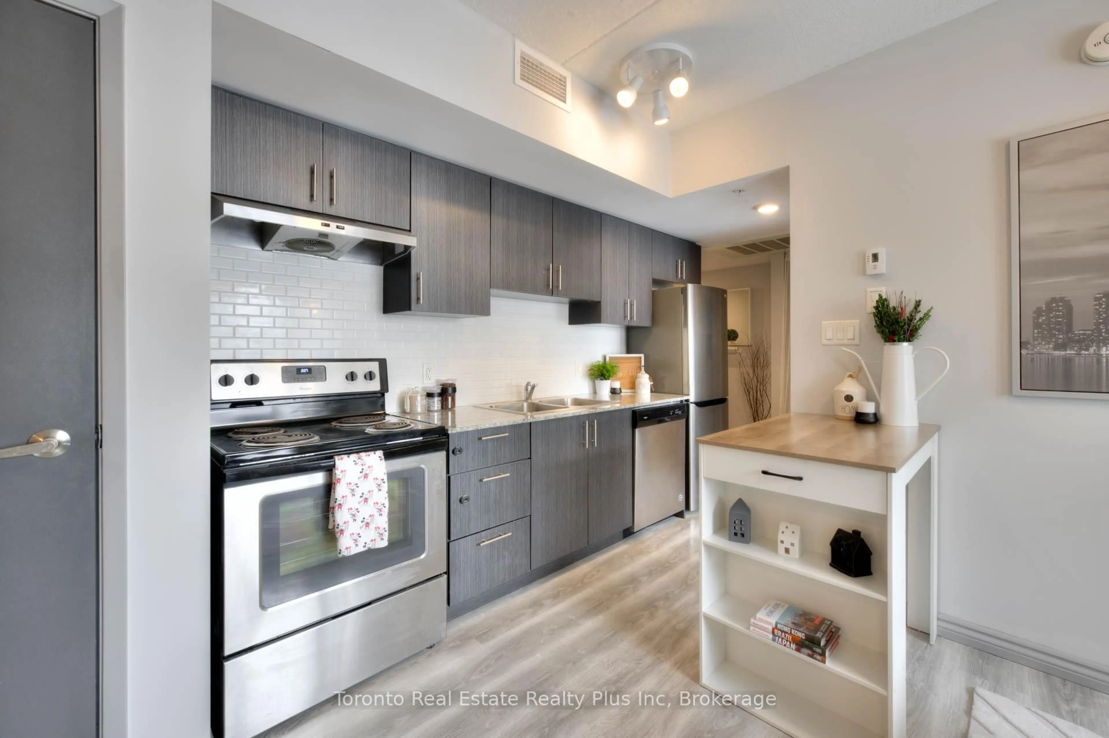 Unknown for 275 Larch St #G216, Waterloo Ontario N2L 3R2