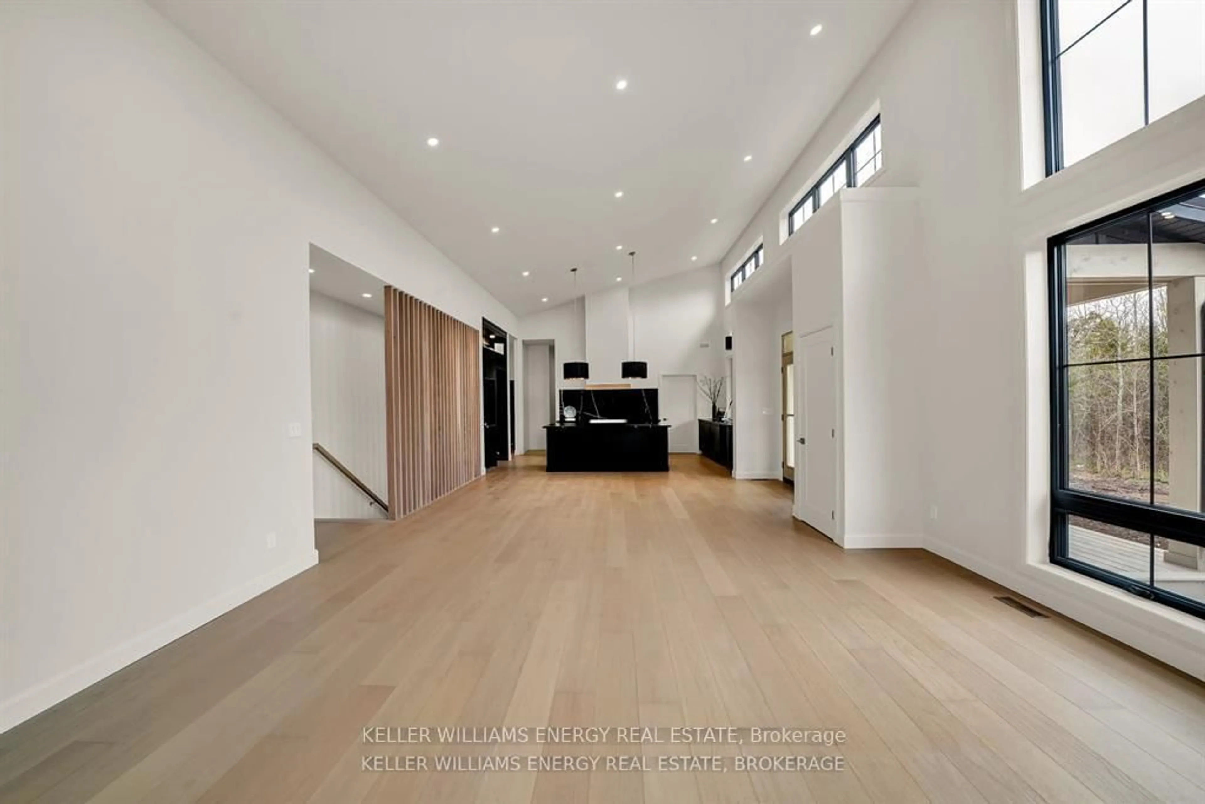 Indoor foyer for 1032 Burr Rd, Prince Edward County Ontario K0K 1A0