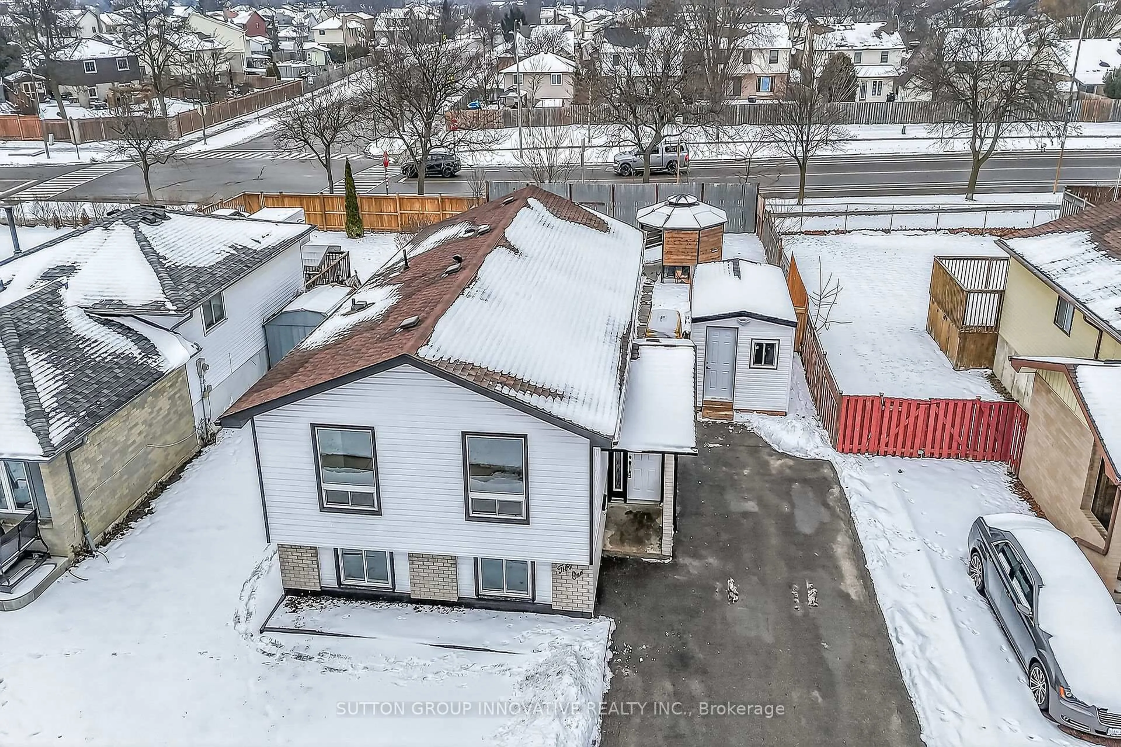 A pic from outside/outdoor area/front of a property/back of a property/a pic from drone, street for 51 Odessa St, Hamilton Ontario L8J 1A3