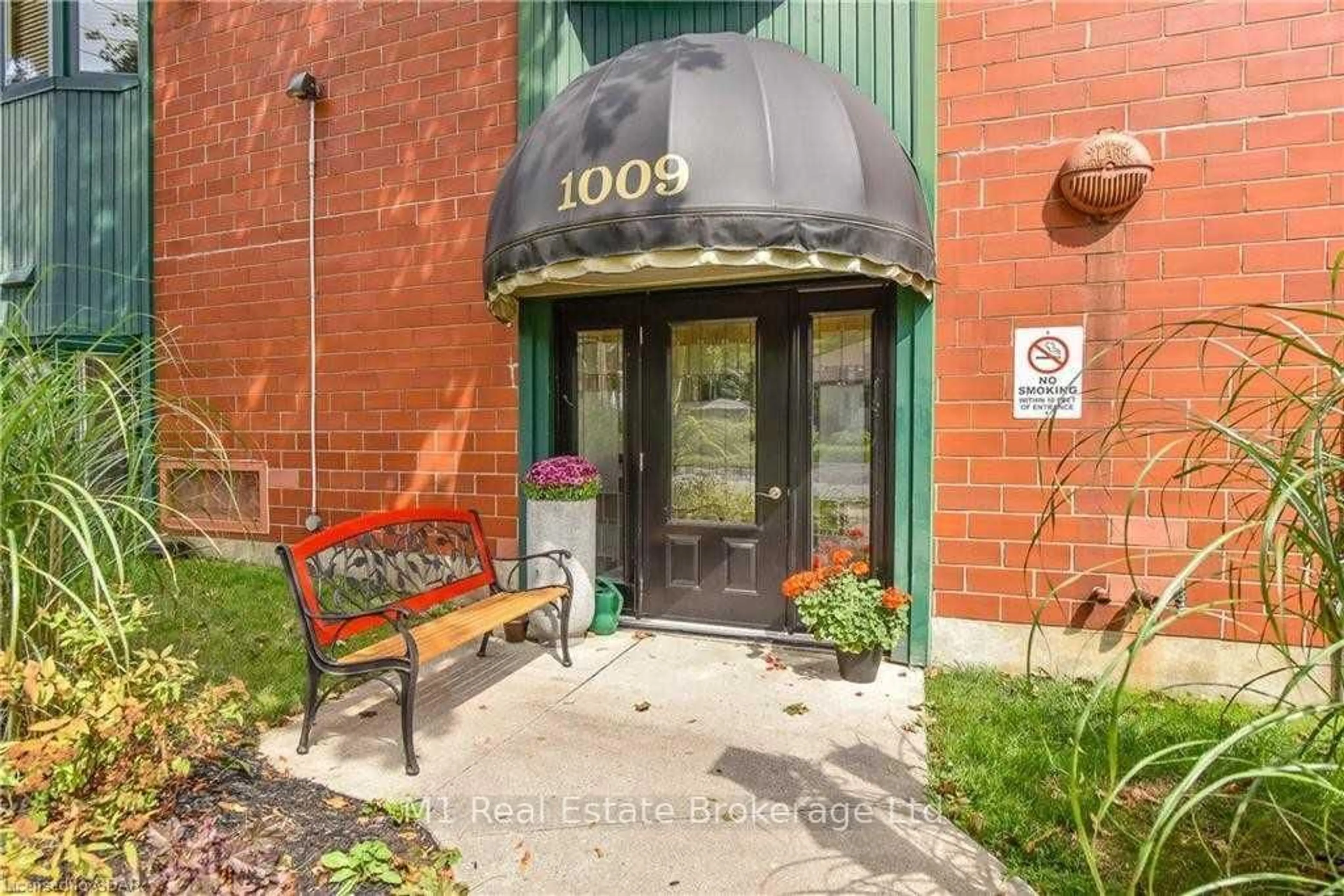 Unknown for 1009 Queenston Rd #206, Cambridge Ontario N3H 3P3