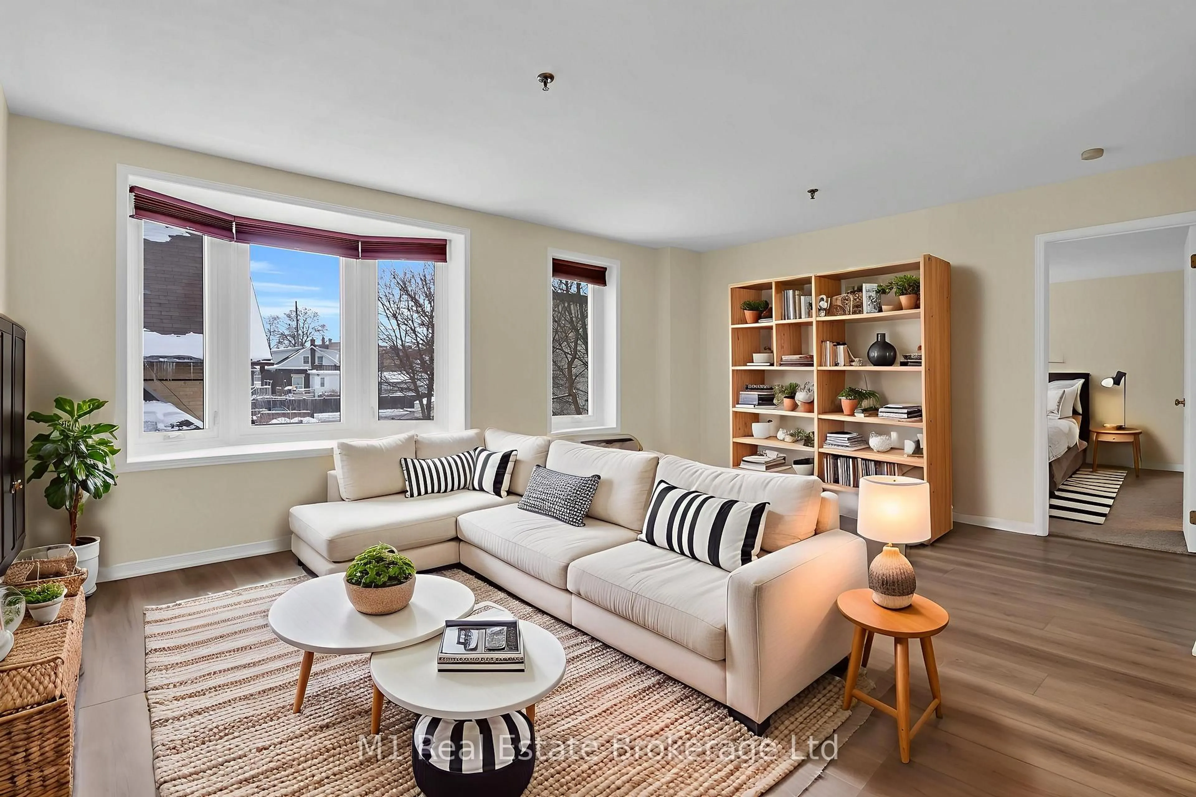 Living room with furniture, unknown for 1009 Queenston Rd #206, Cambridge Ontario N3H 3P3