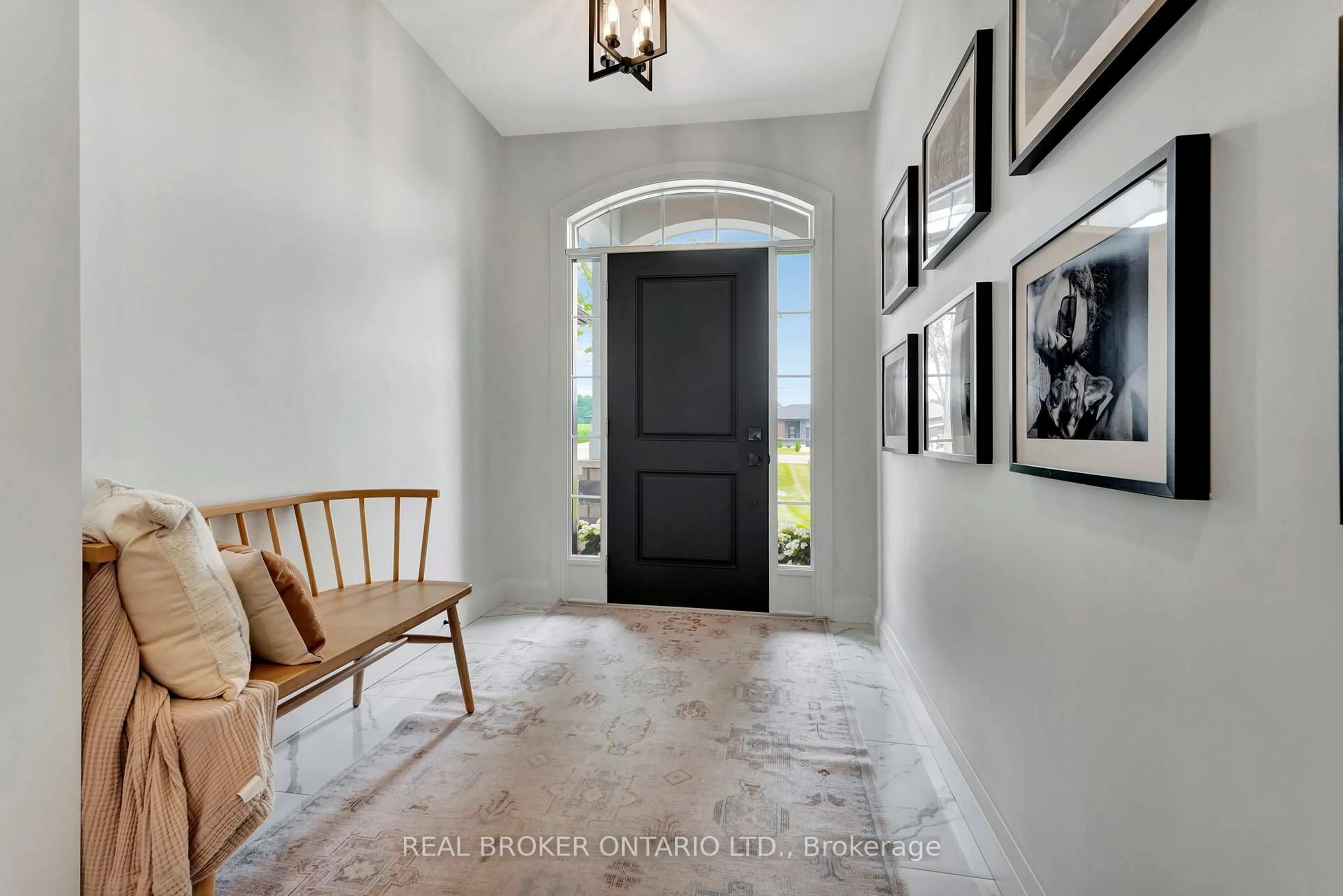 Indoor entryway for 11715 Plank Rd, Bayham Ontario N0J 1H0