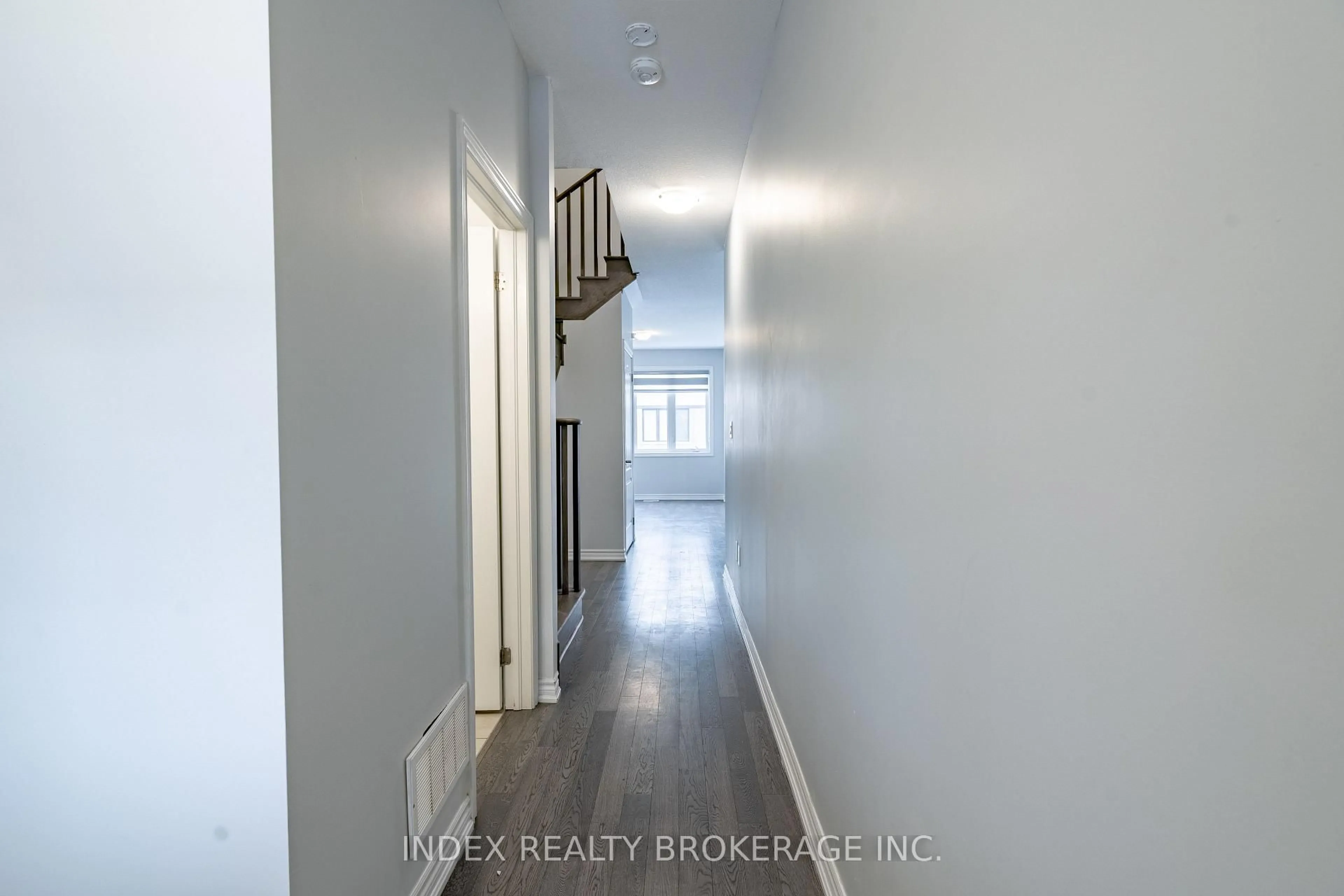 Indoor entryway for 49 Ever Sweet Way, Thorold Ontario L2V 0K9