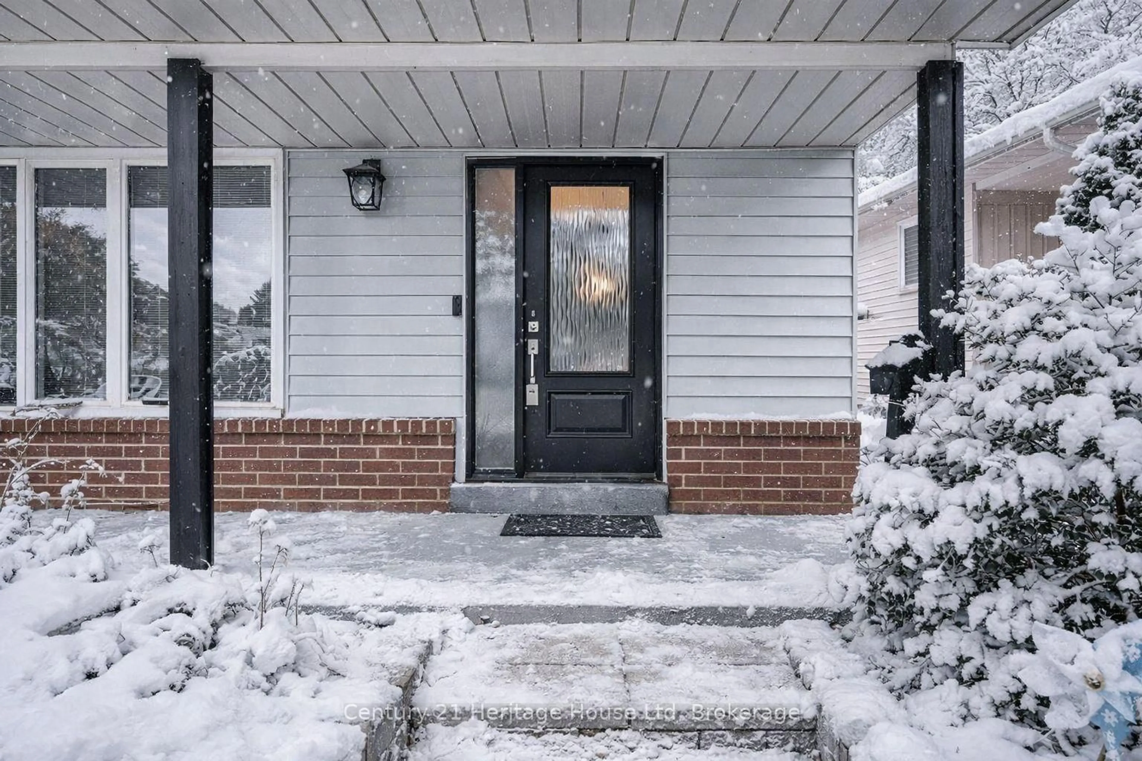 Indoor entryway for 378 West Acres Dr, Guelph Ontario N1H 7A8