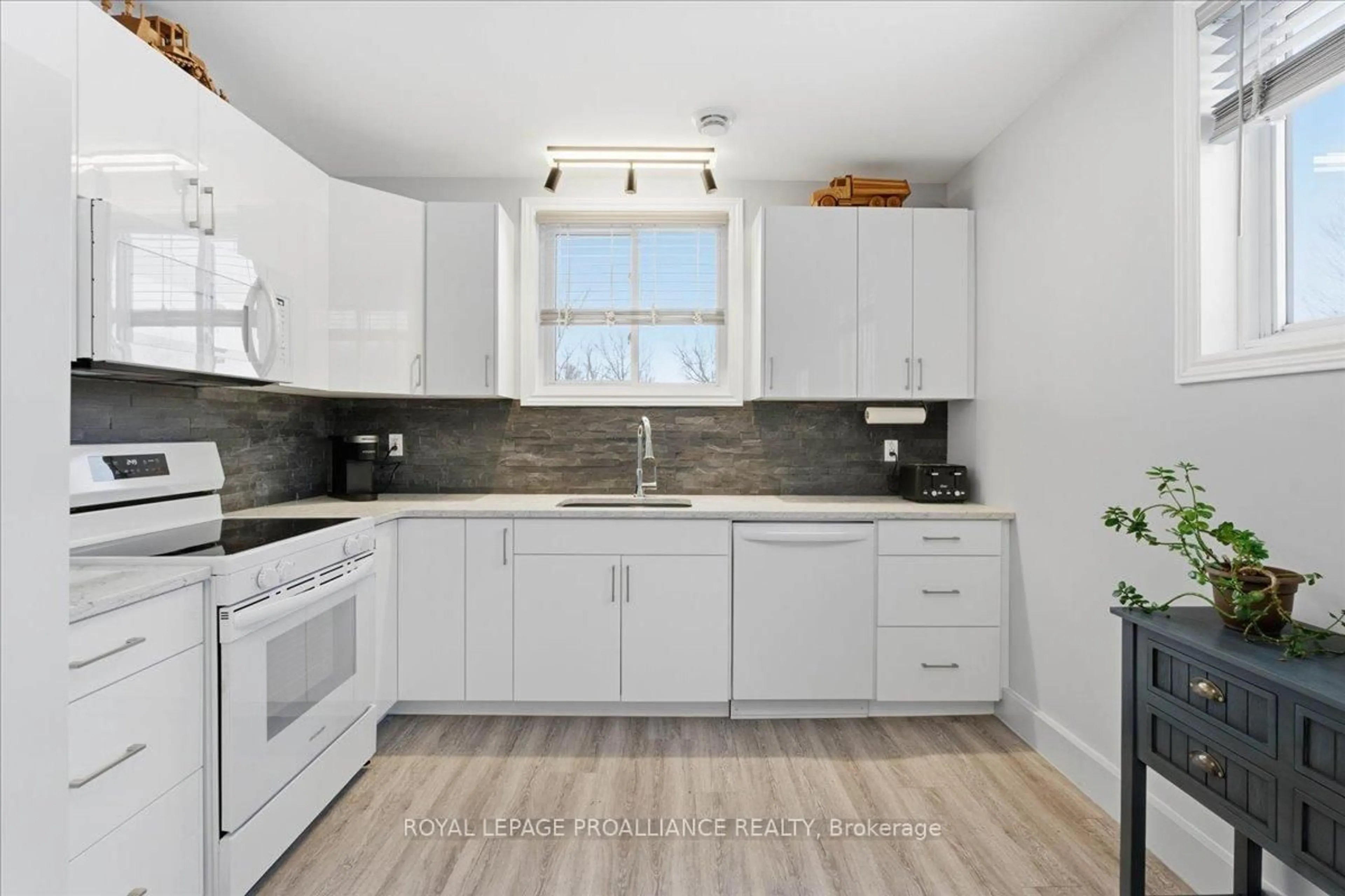 Unknown for 555 Douglas Rd, Thomasburg Ontario K0K 3H0