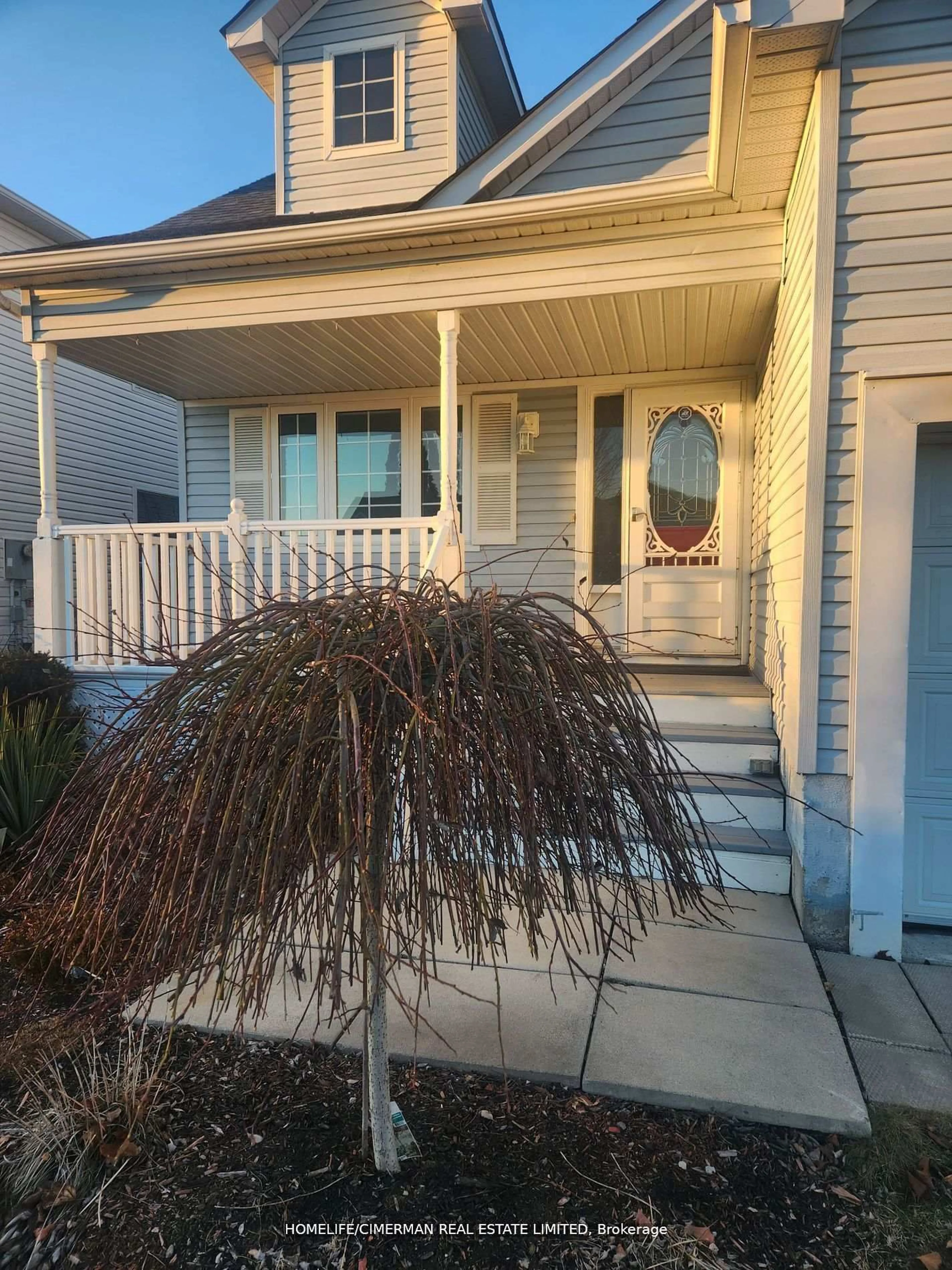 Home with vinyl exterior material, street for 77 Jarvis Dr, Port Hope Ontario L1A 4K5