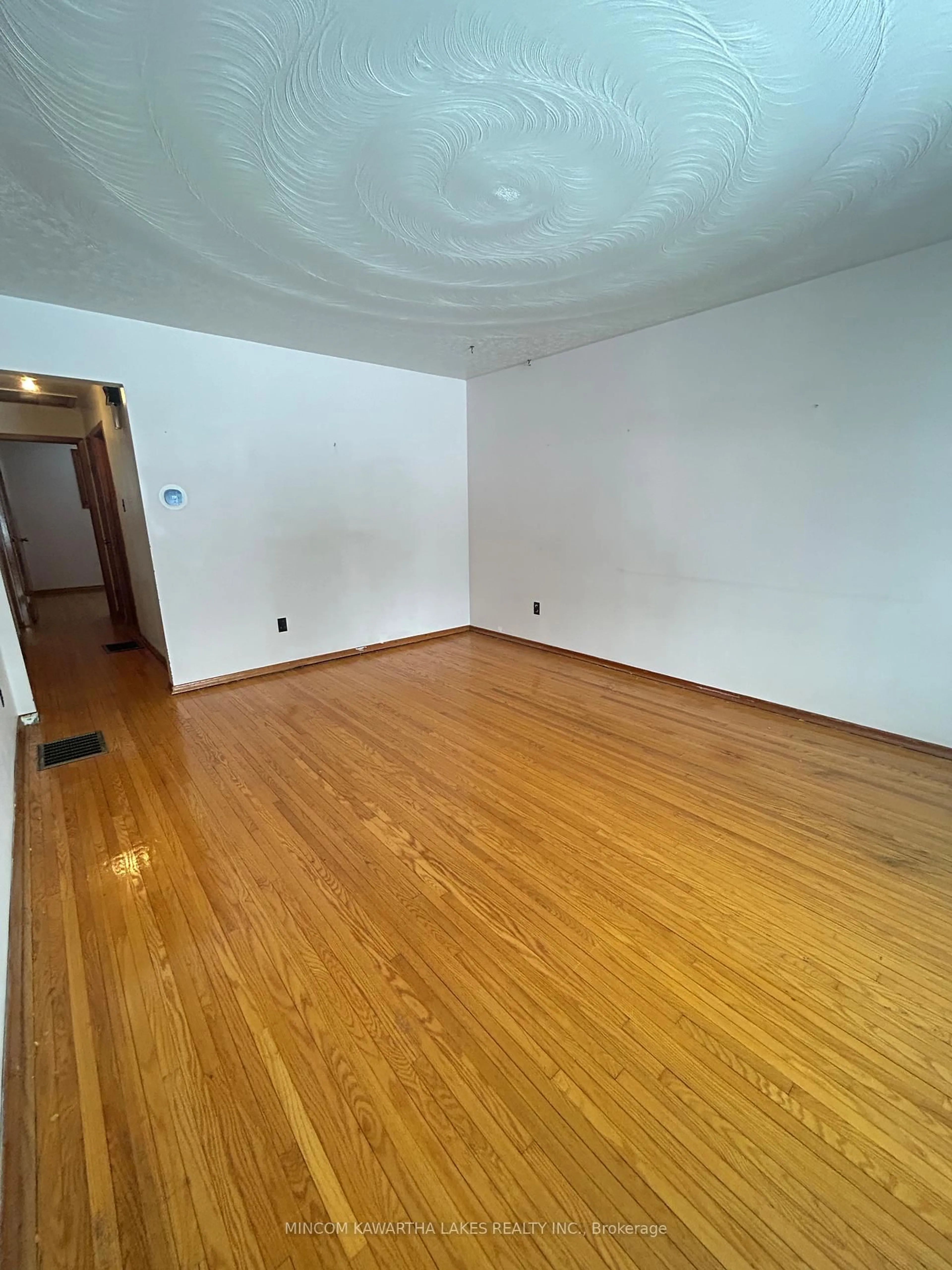 A pic of a room for 707 Otonabee Dr, Peterborough Ontario K9J 7P8