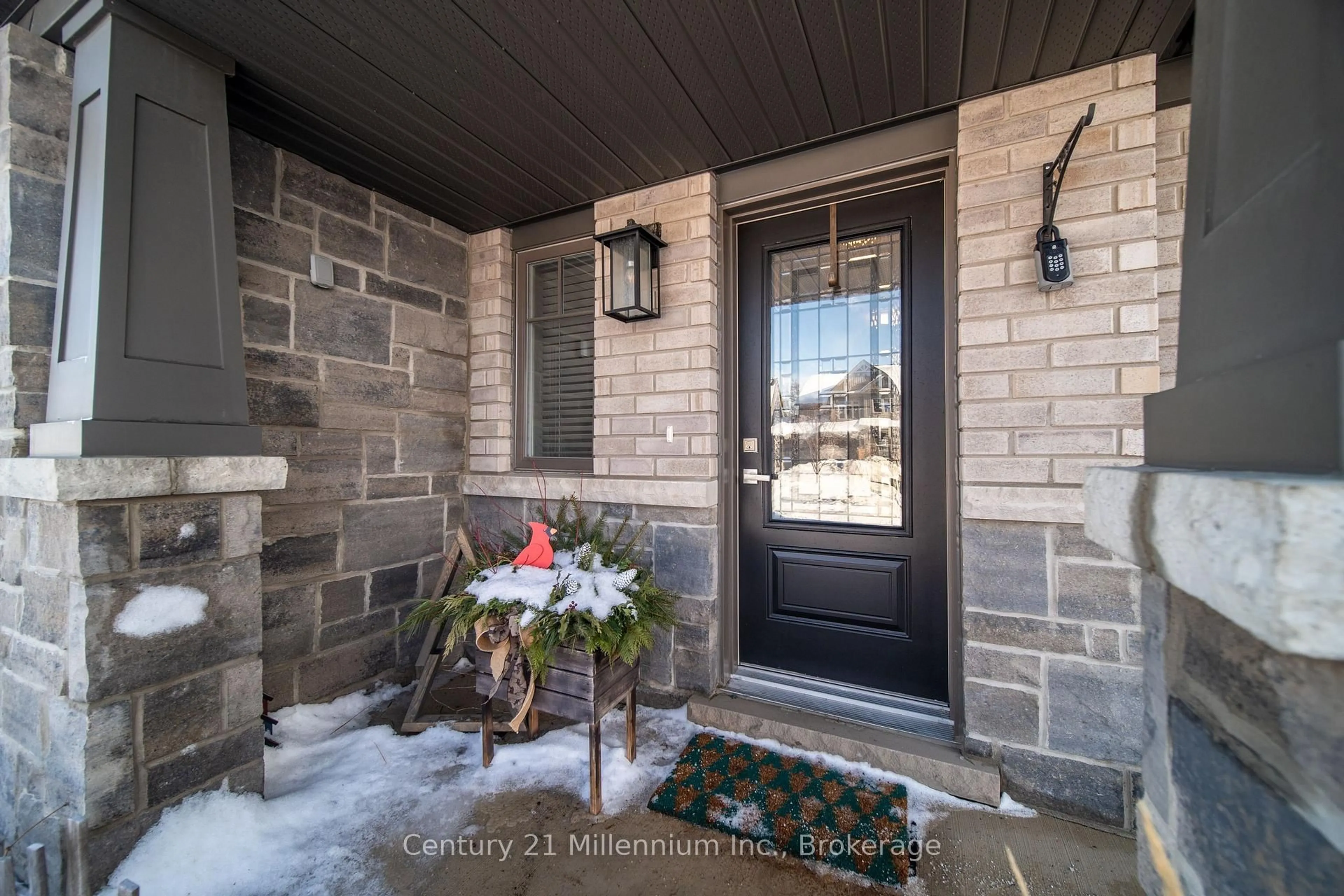 Indoor entryway for 103 Mullin St, Grey Highlands Ontario N0C 1H0