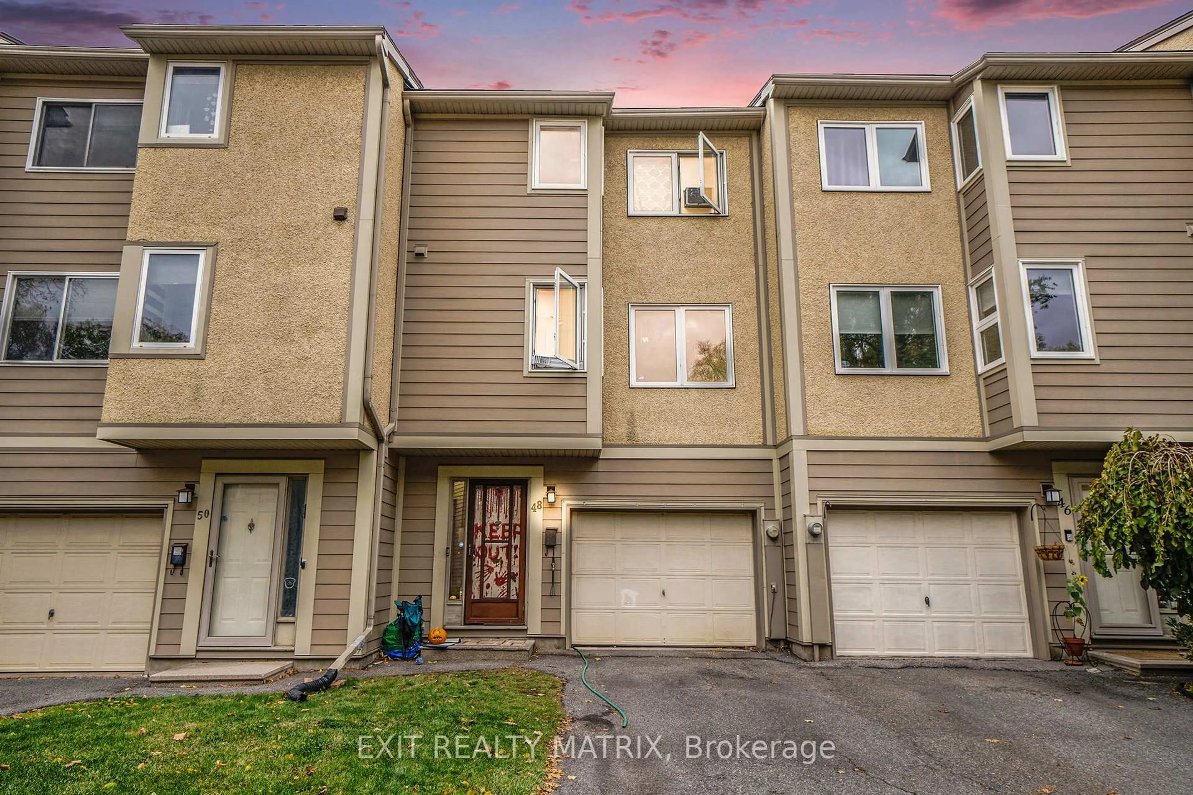 A pic from outside/outdoor area/front of a property/back of a property/a pic from drone, street for 48 Peary Way, Ottawa Ontario K2L 1Z8