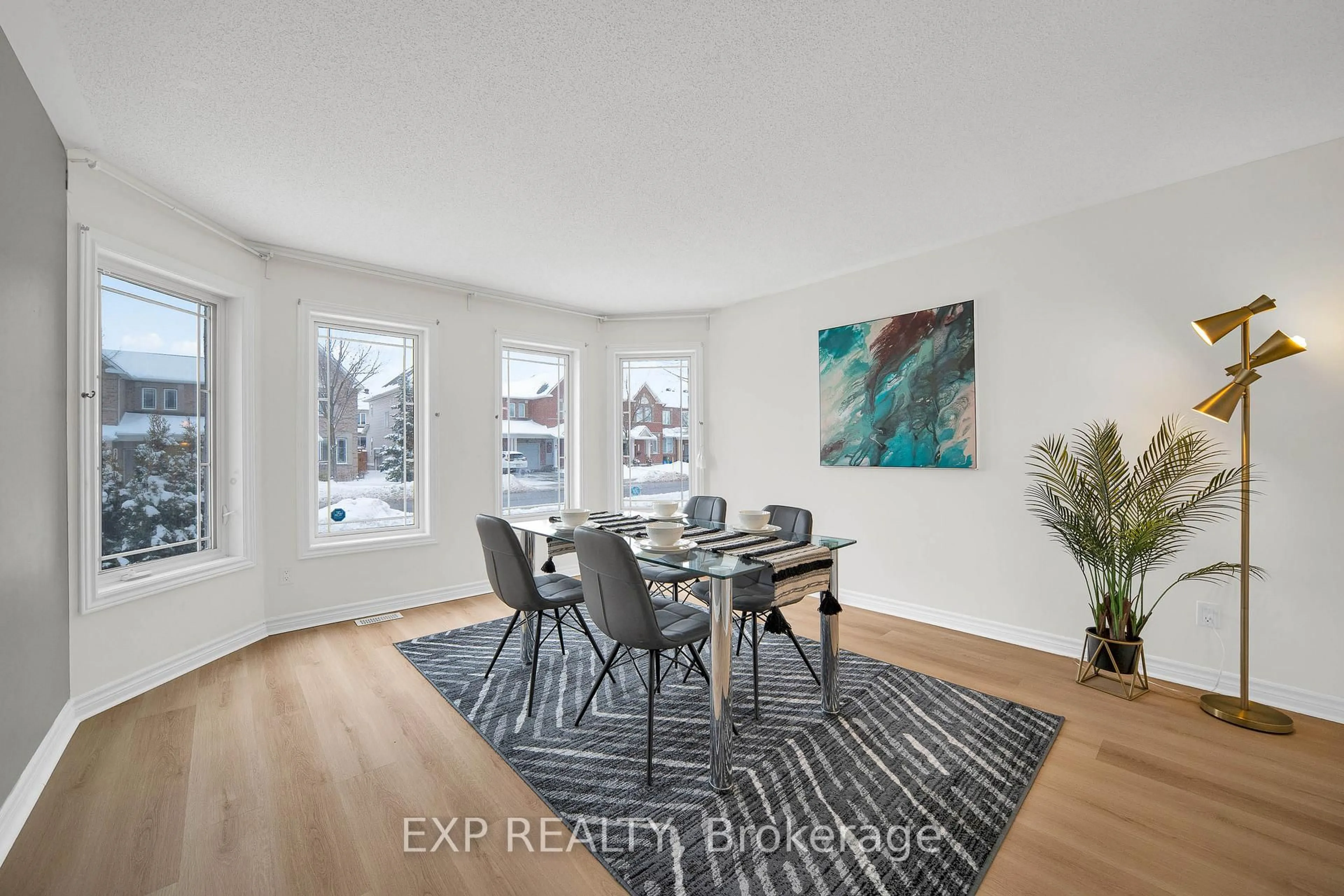 Dining room, wood/laminate floor for 416 Cresthaven Dr, Ottawa Ontario K2G 4P4