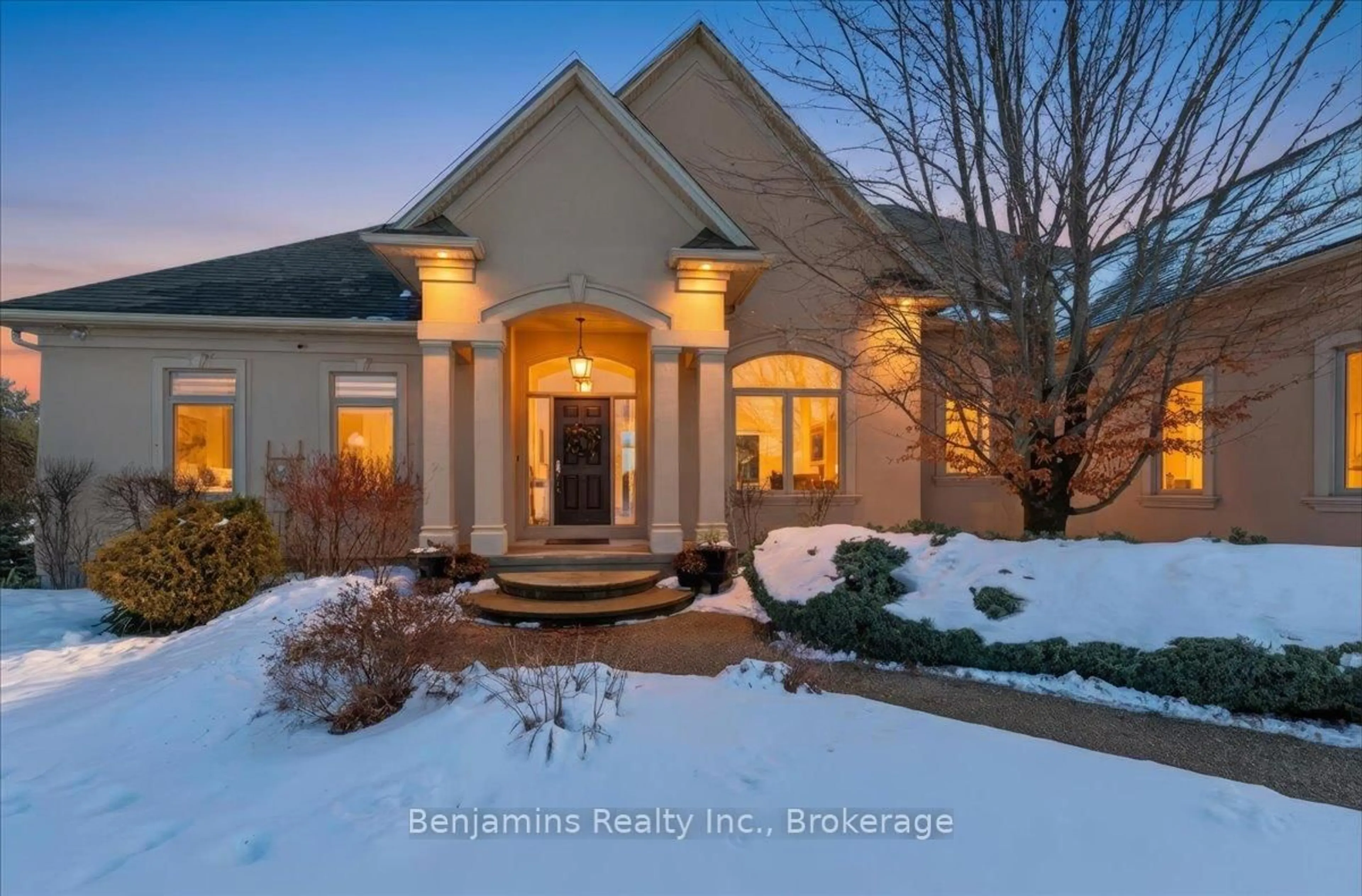 Indoor entryway for 86 Canters Clse, Kitchener Ontario N2C 2R3