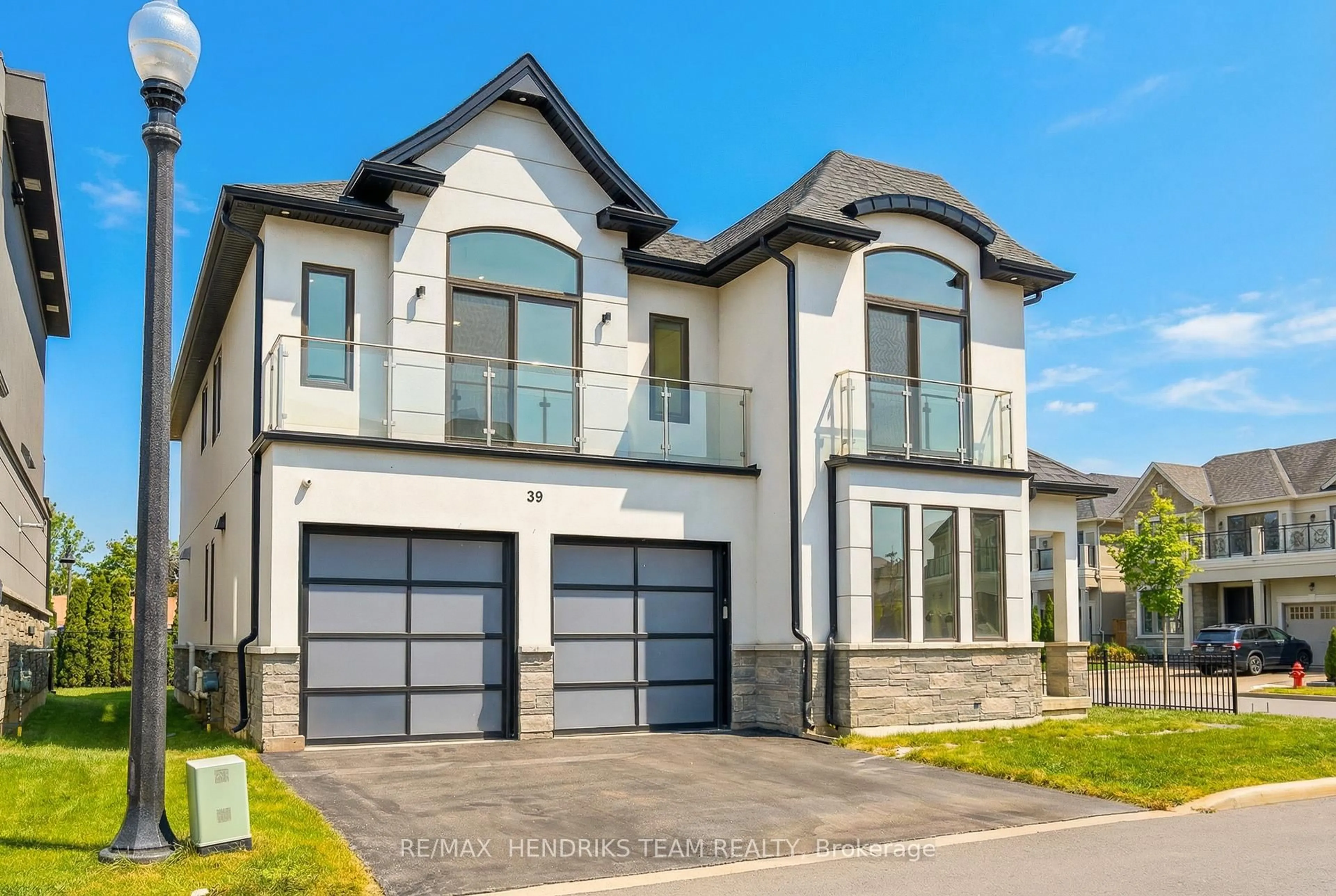 Home with brick exterior material, street for 39 Sunrow Gate, Hamilton Ontario L8E 5C2