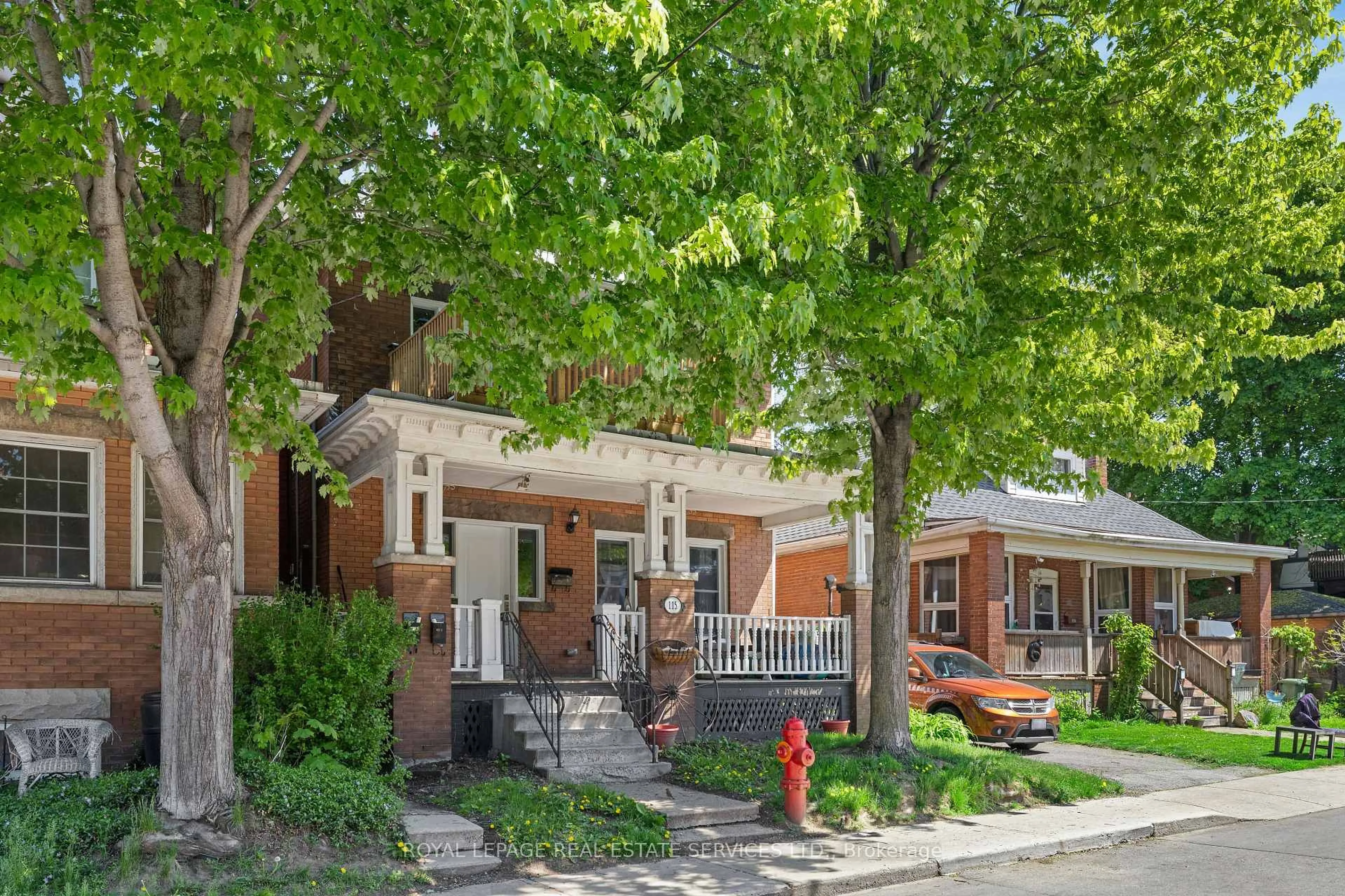 Home with brick exterior material, street for 115 Spadina Ave, Hamilton Ontario L8M 2X4