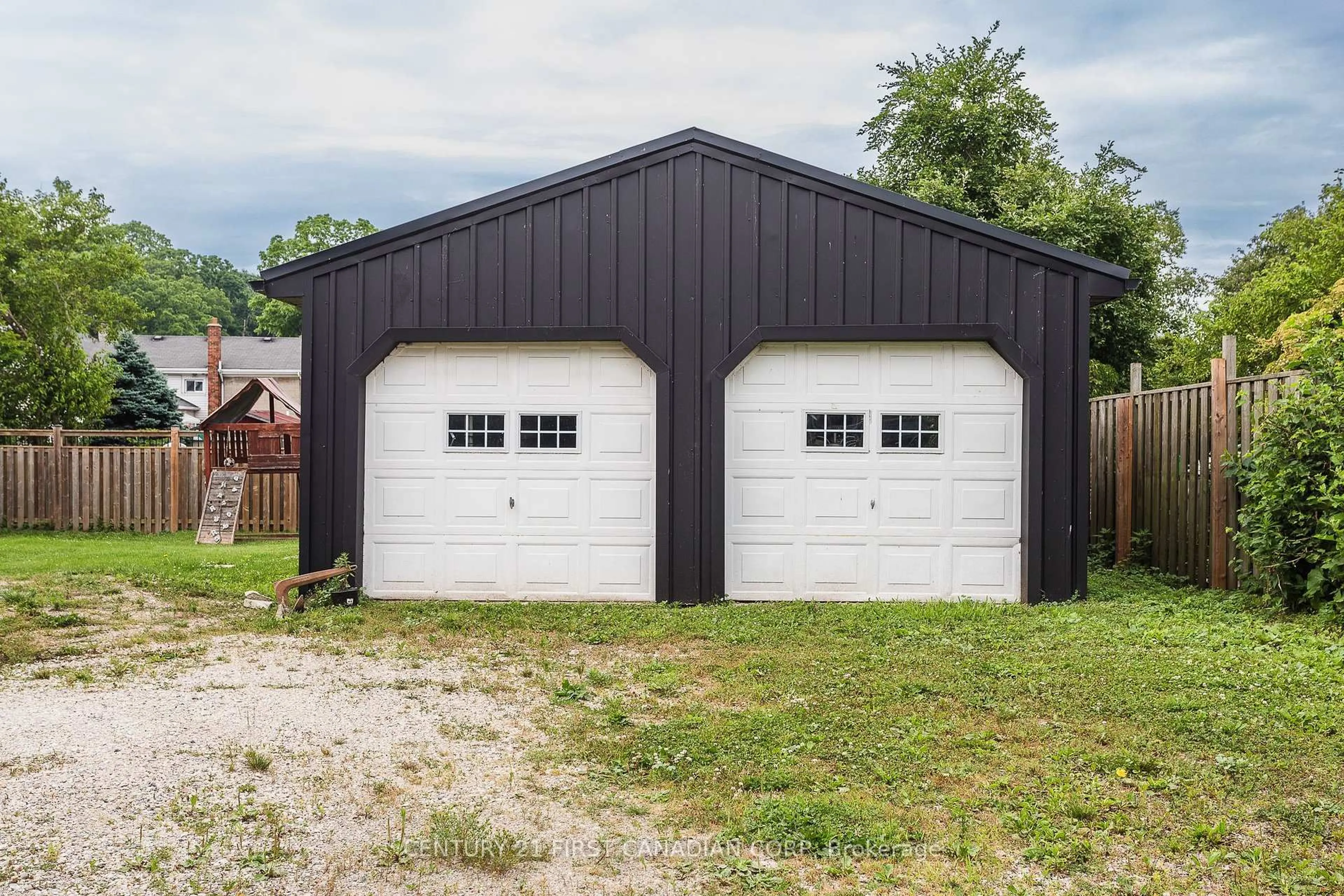 Indoor garage for 331 Erie St, Central Elgin Ontario N5L 1E3