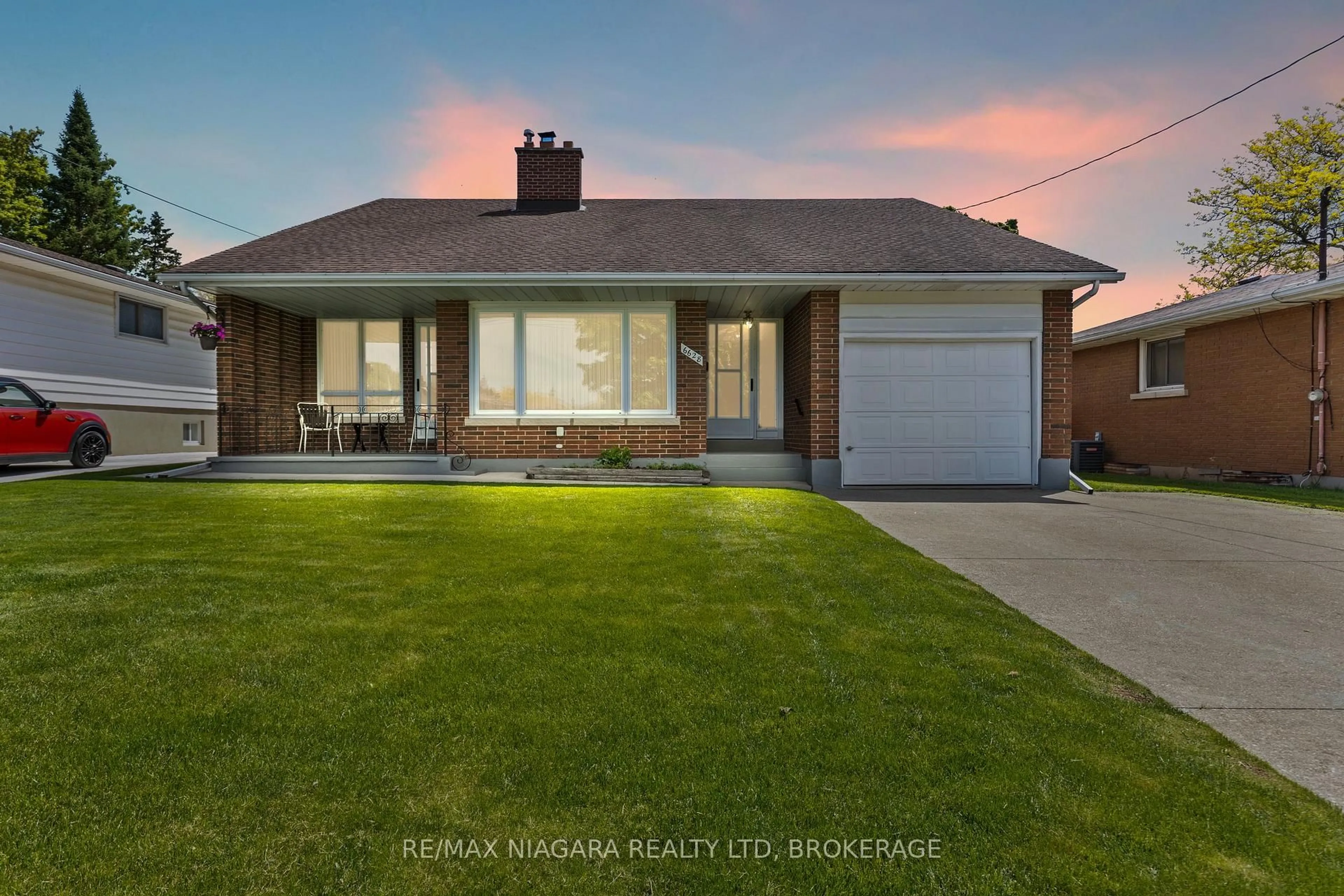 Home with brick exterior material, street for 6628 Argyll Cres, Niagara Falls Ontario L2G 5E7