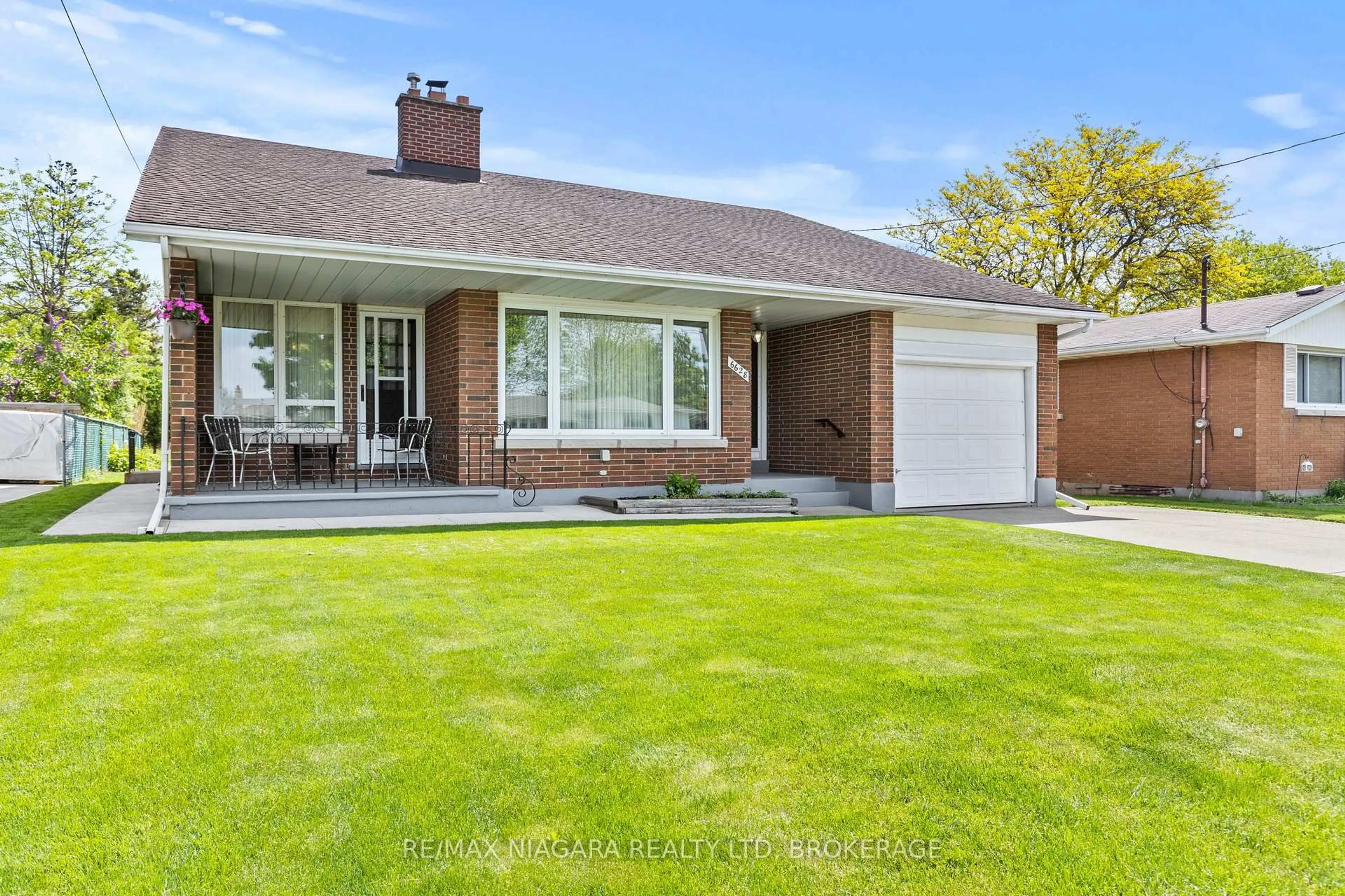Home with brick exterior material, street for 6628 Argyll Cres, Niagara Falls Ontario L2G 5E7