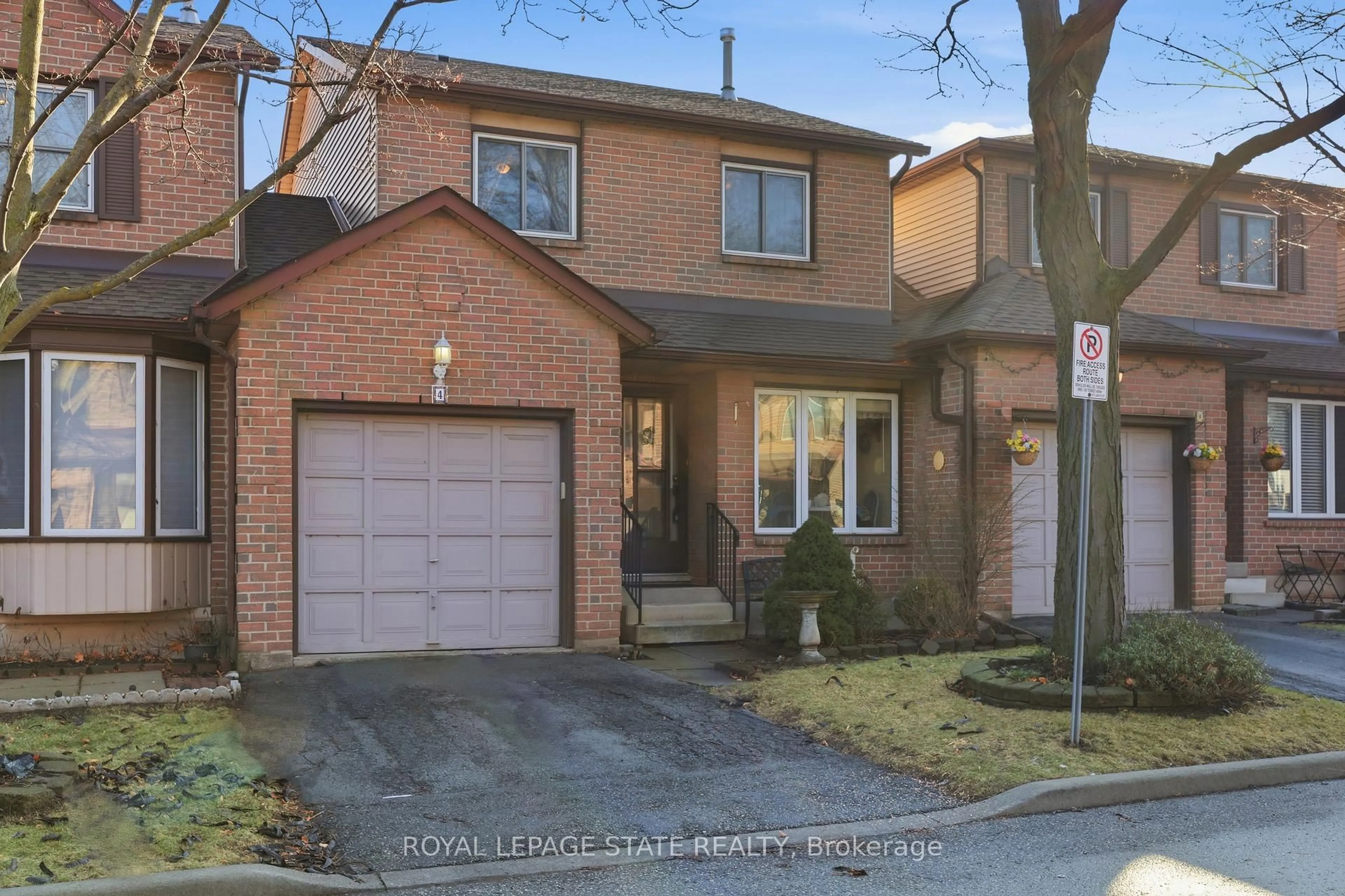 Home with brick exterior material, street for 618 Barton St #4, Hamilton Ontario L8E 4X3