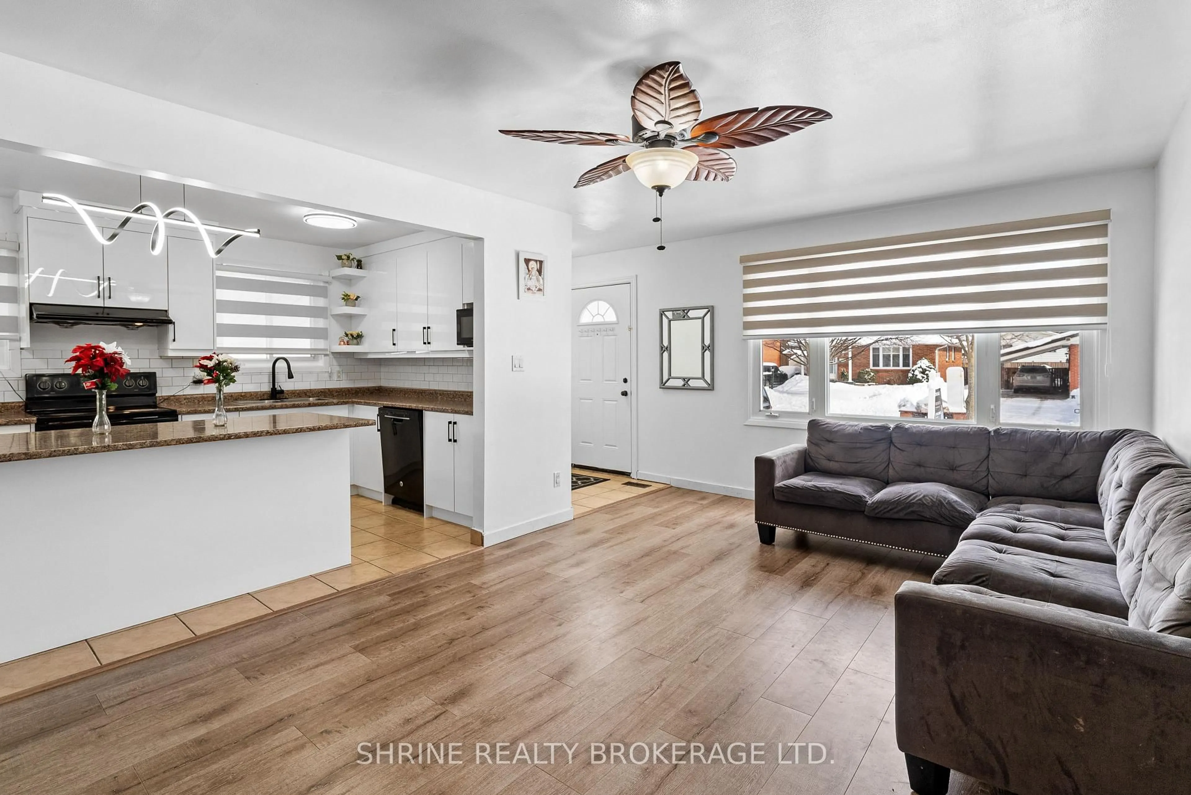 Open concept kitchen, unknown for 15 Garland Cres, London East Ontario N5V 1N4