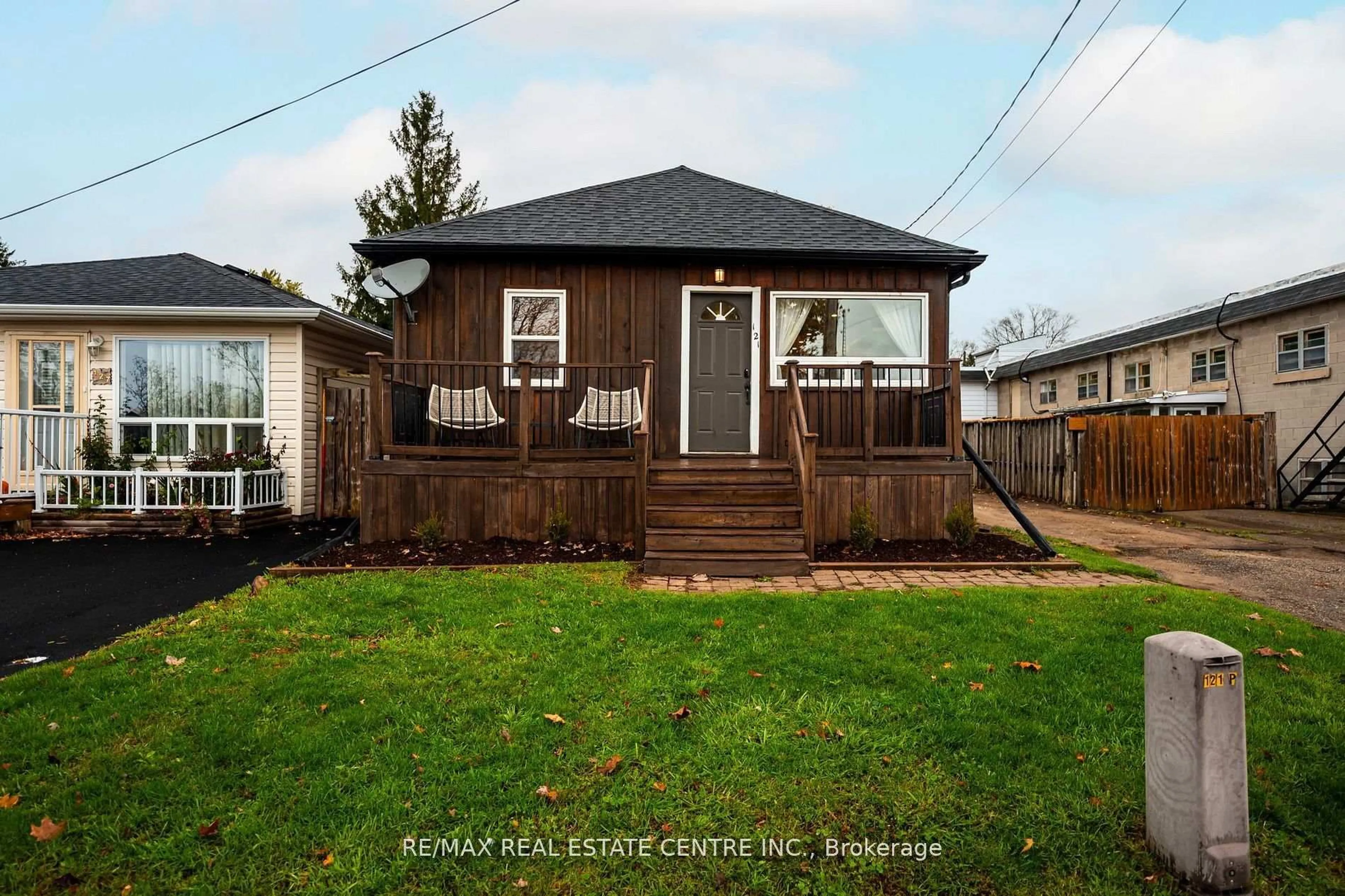 Unknown for 121 Proton St, Southgate Ontario N0C 1B0