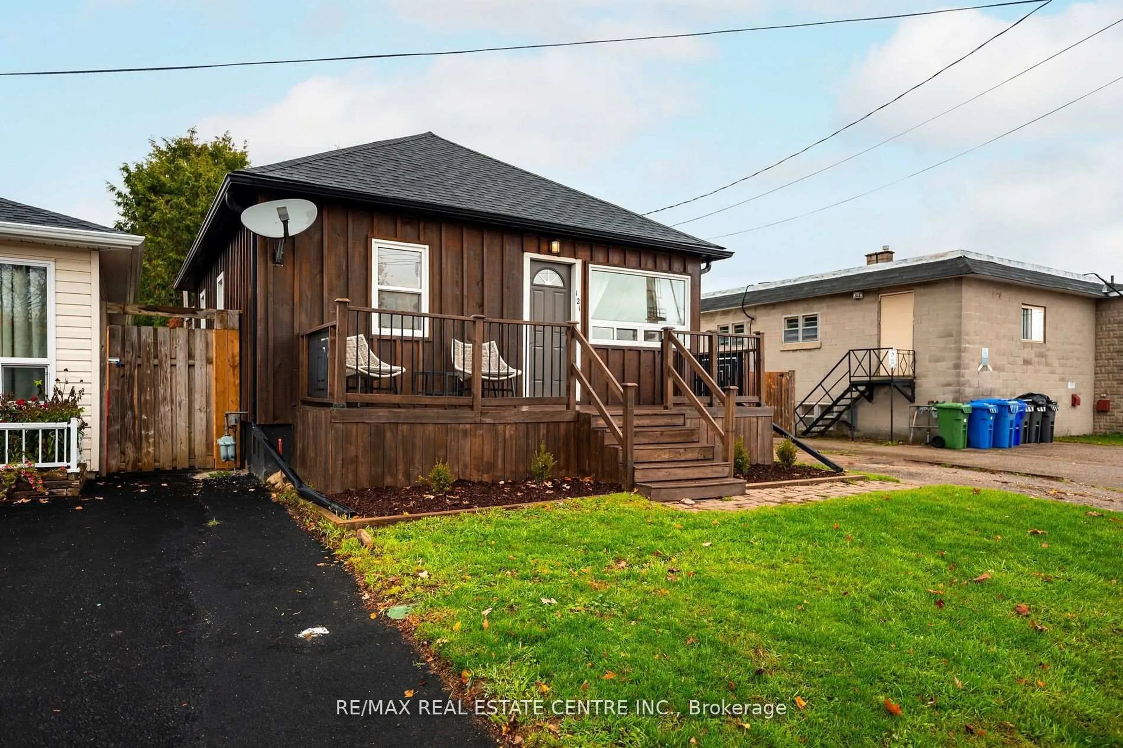 Unknown for 121 Proton St, Southgate Ontario N0C 1B0