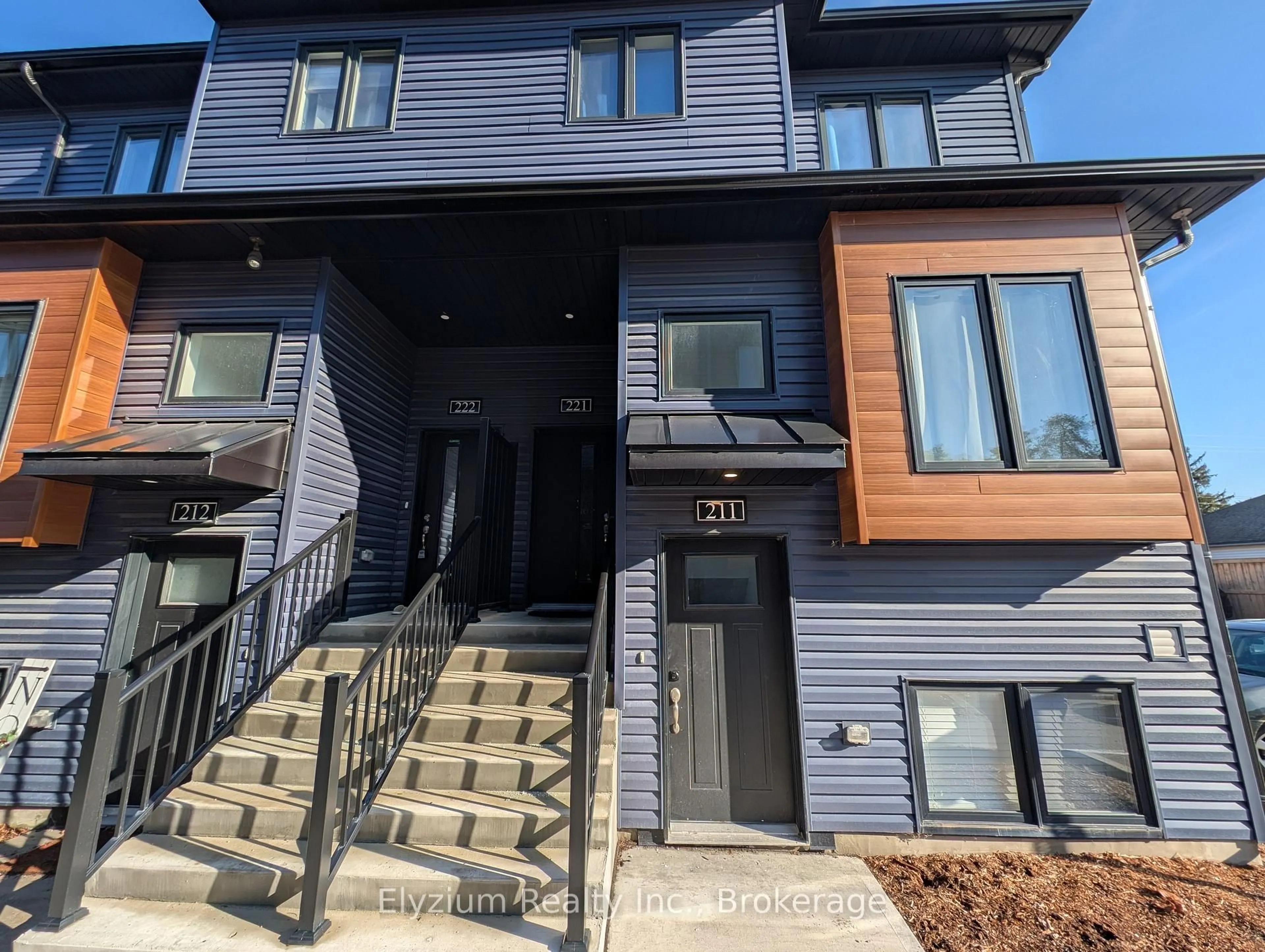 Home with vinyl exterior material, street for 781 Clare Ave #211, Welland Ontario L3C 0K1