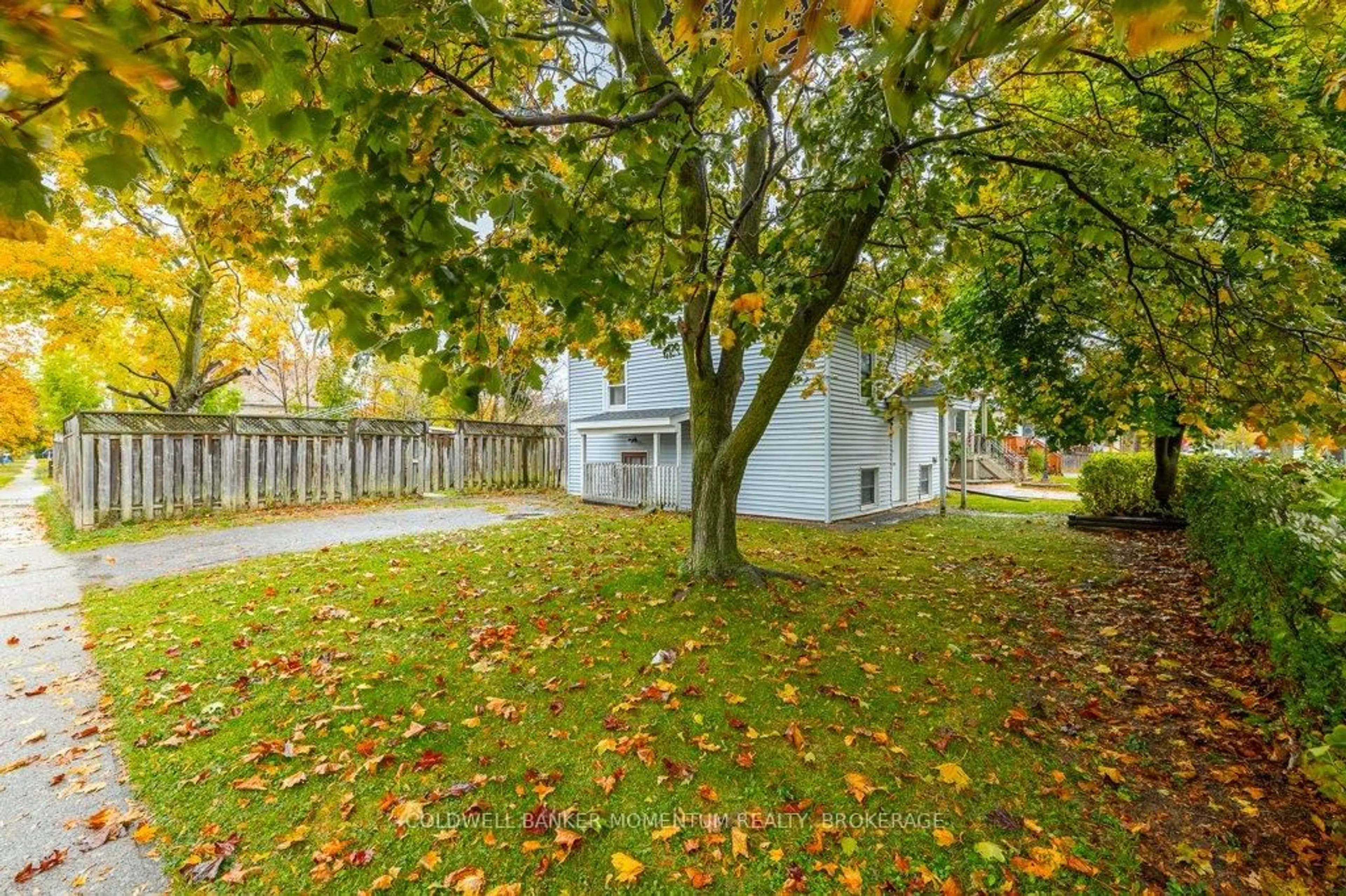 Patio, street for 44 Rykert St, St. Catharines Ontario L2S 1Z1