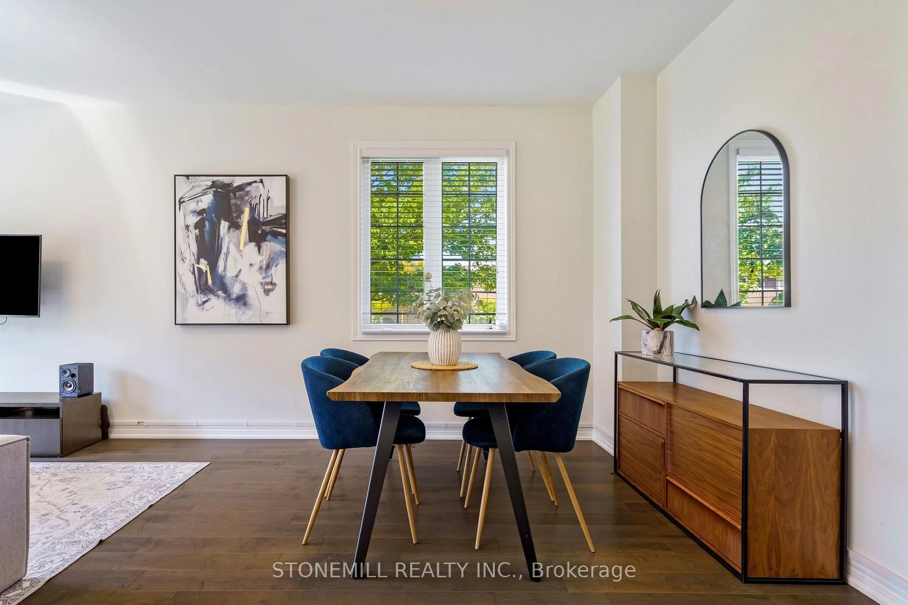 Dining room, unknown for 60 Bobolink Rd, Hamilton Ontario L9A 2P5