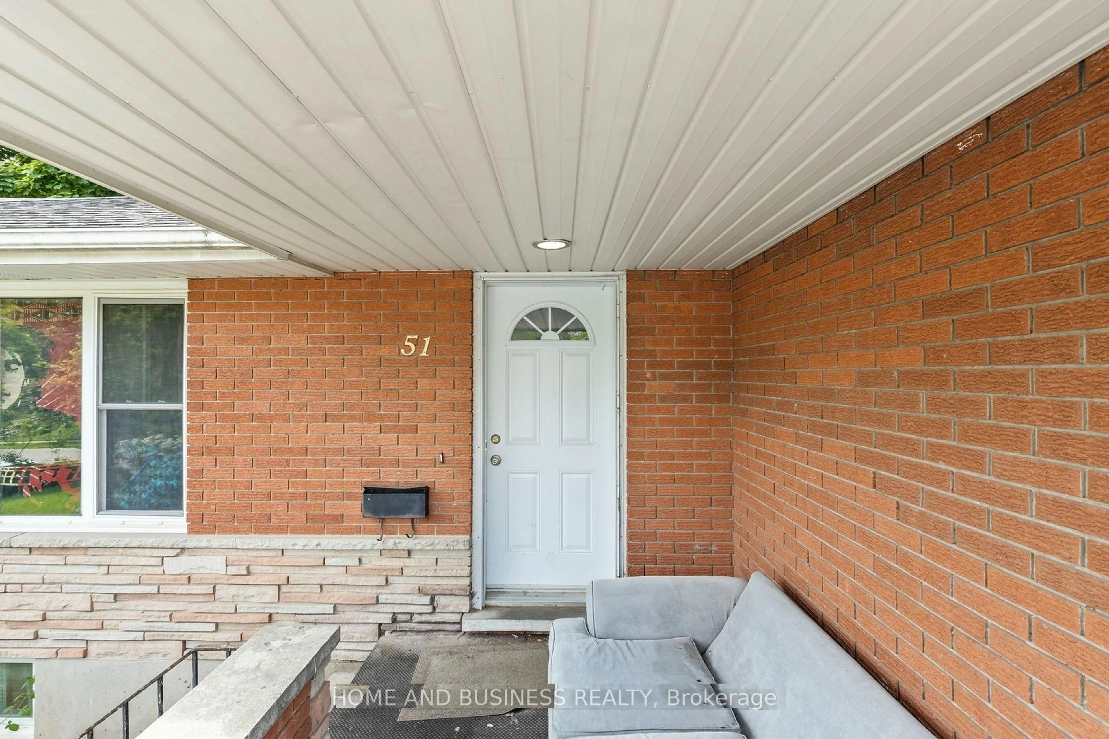 Patio, street for 51 High St, Waterloo Ontario N2L 3X7