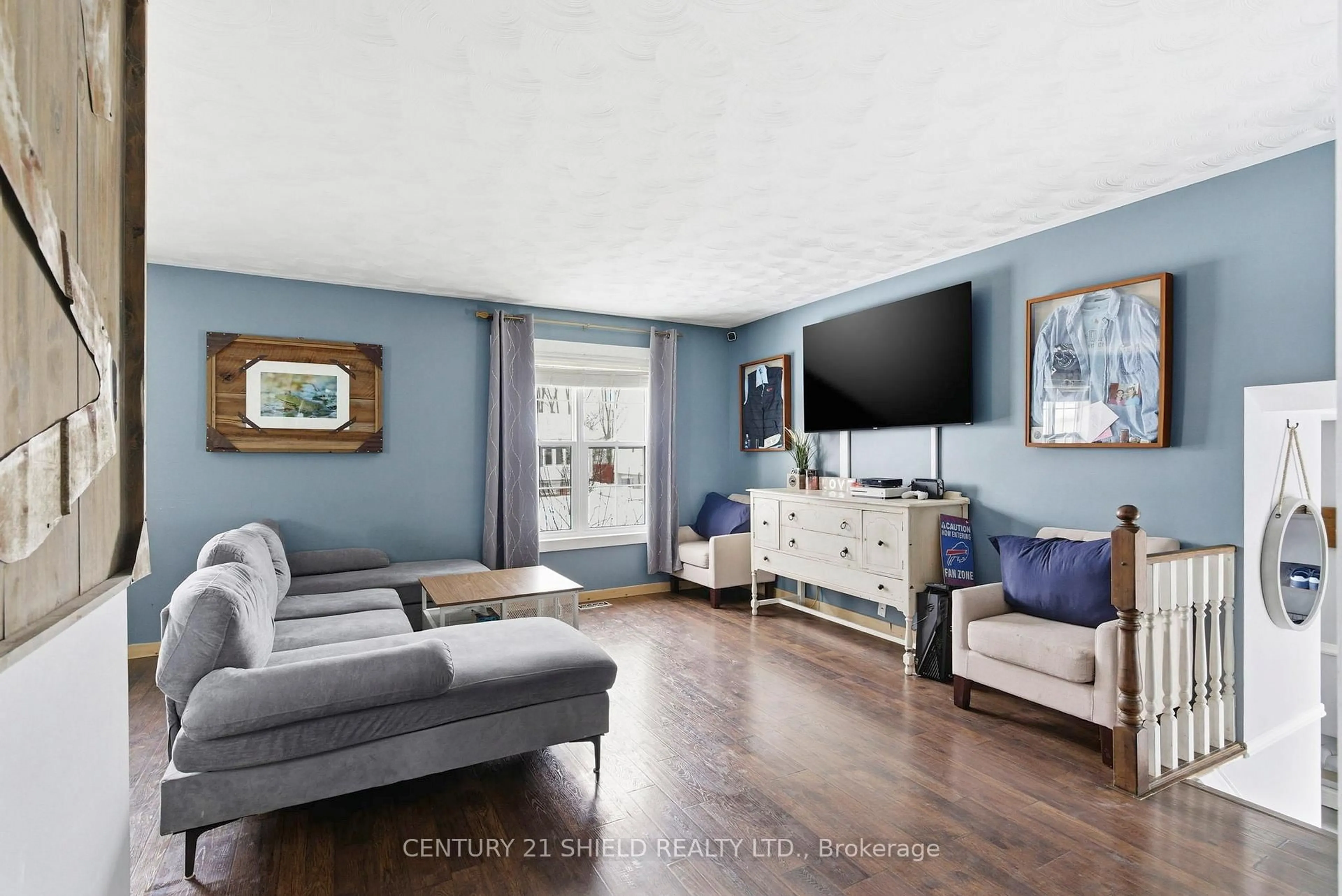 Living room with furniture, unknown for 1712 Cumberland St, Cornwall Ontario K6J 5T6