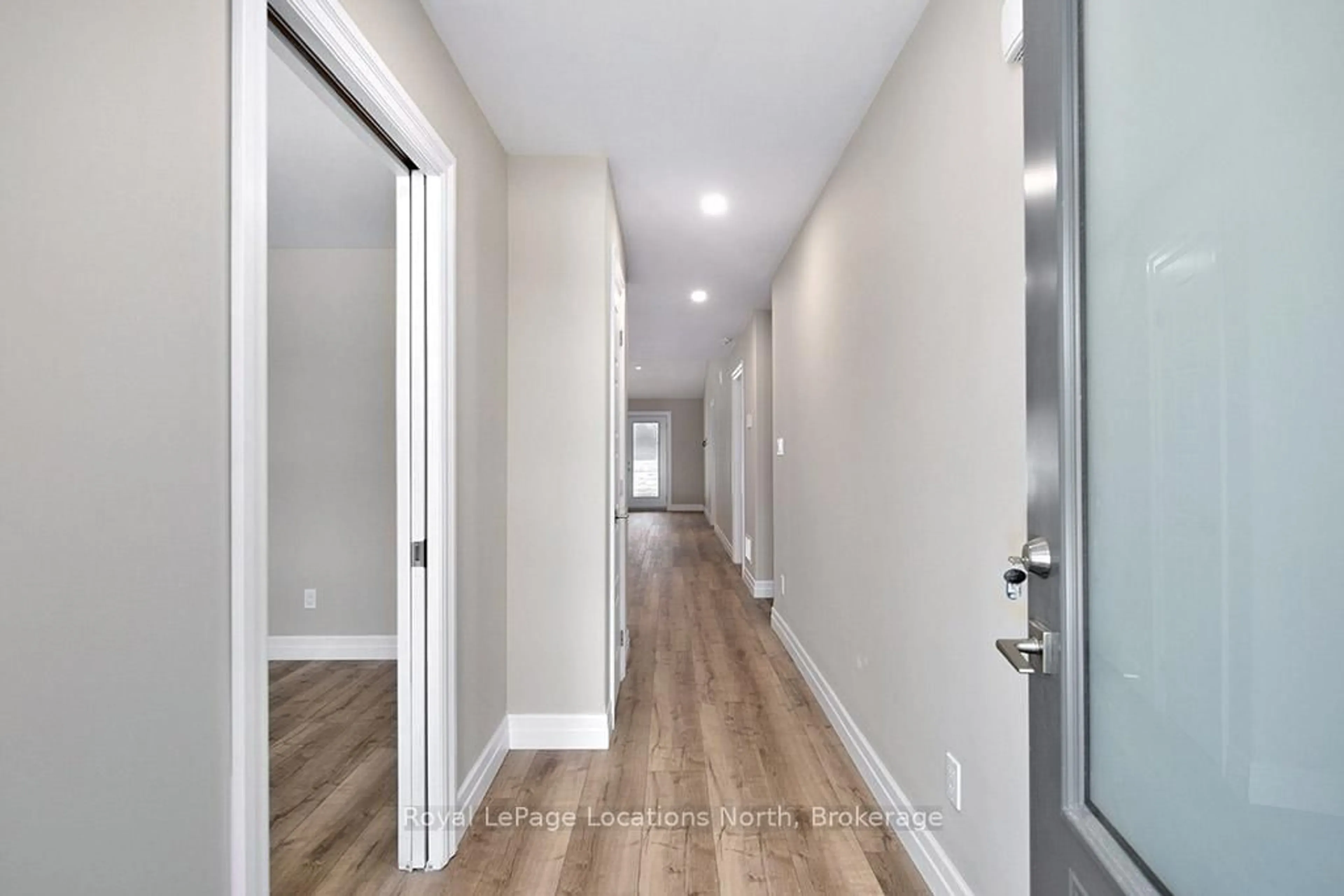 Indoor entryway for 119 Dove Dr, Blue Mountains Ontario N0H 2P0