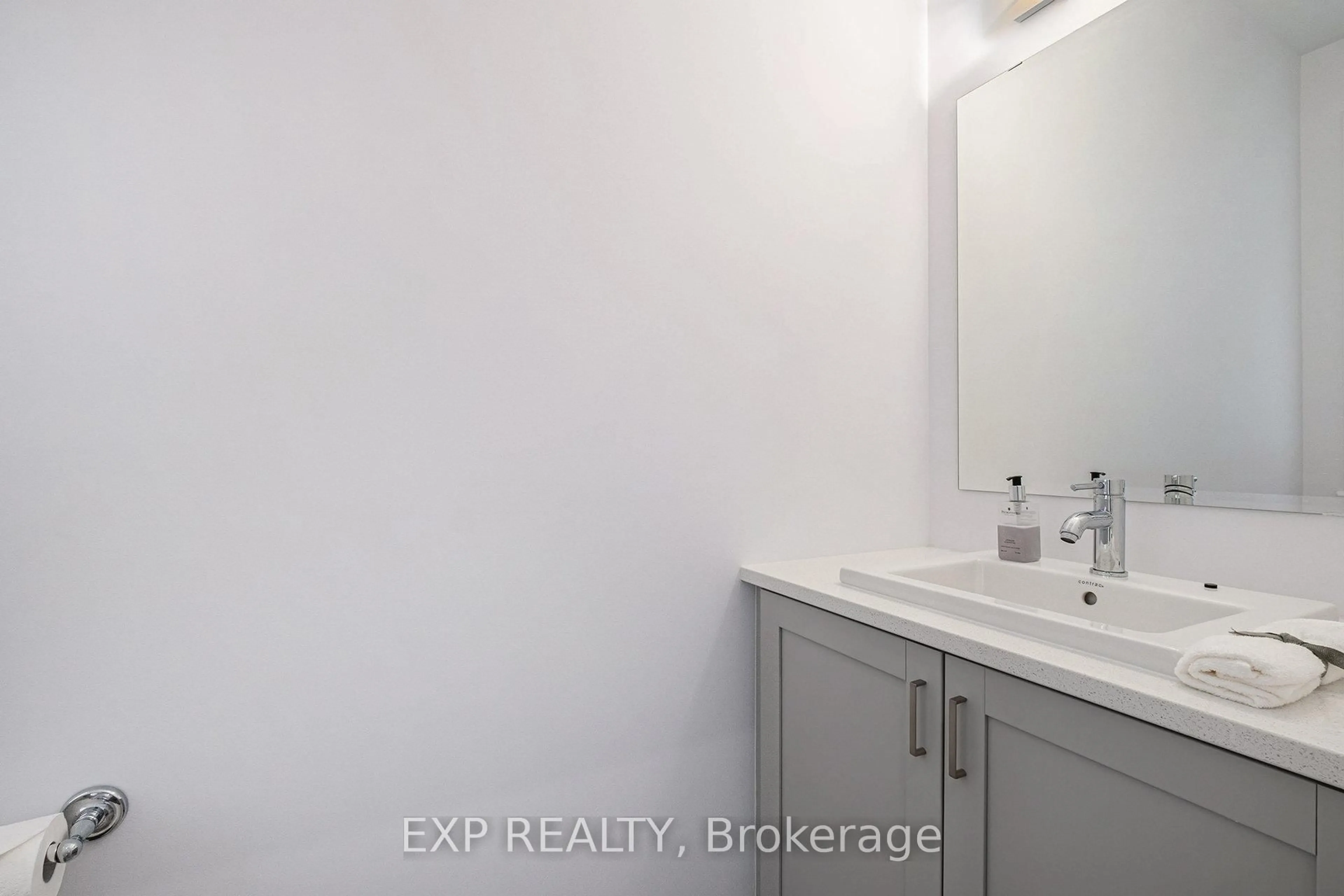 Standard bathroom, unknown for 519 Triangle St, Ottawa Ontario K2V 0M7