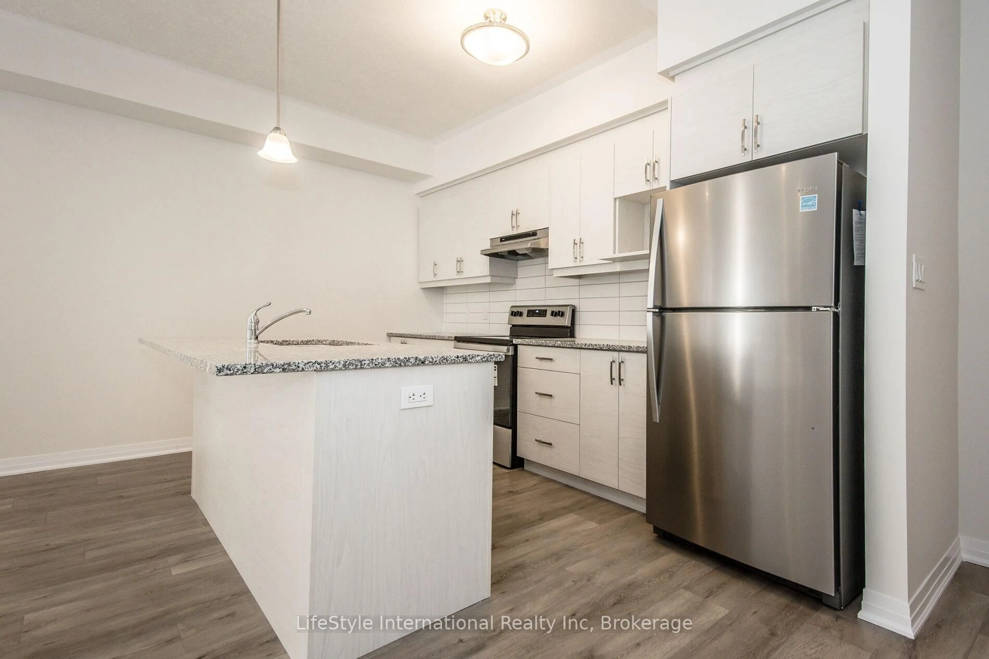 Standard kitchen, unknown for 25 Isherwood Ave #36, Cambridge Ontario N1R 0E2